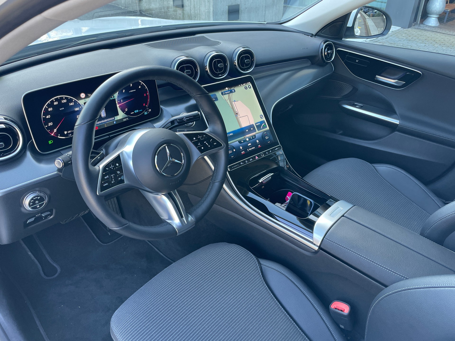 MERCEDES-BENZ C 220 d T Avantgarde-image-10