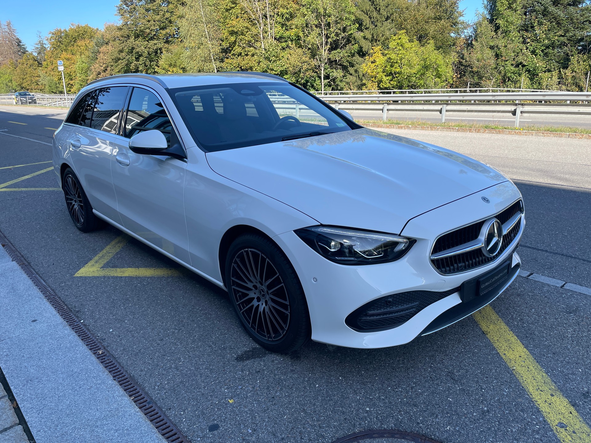 MERCEDES-BENZ C 220 d T Avantgarde-image-2