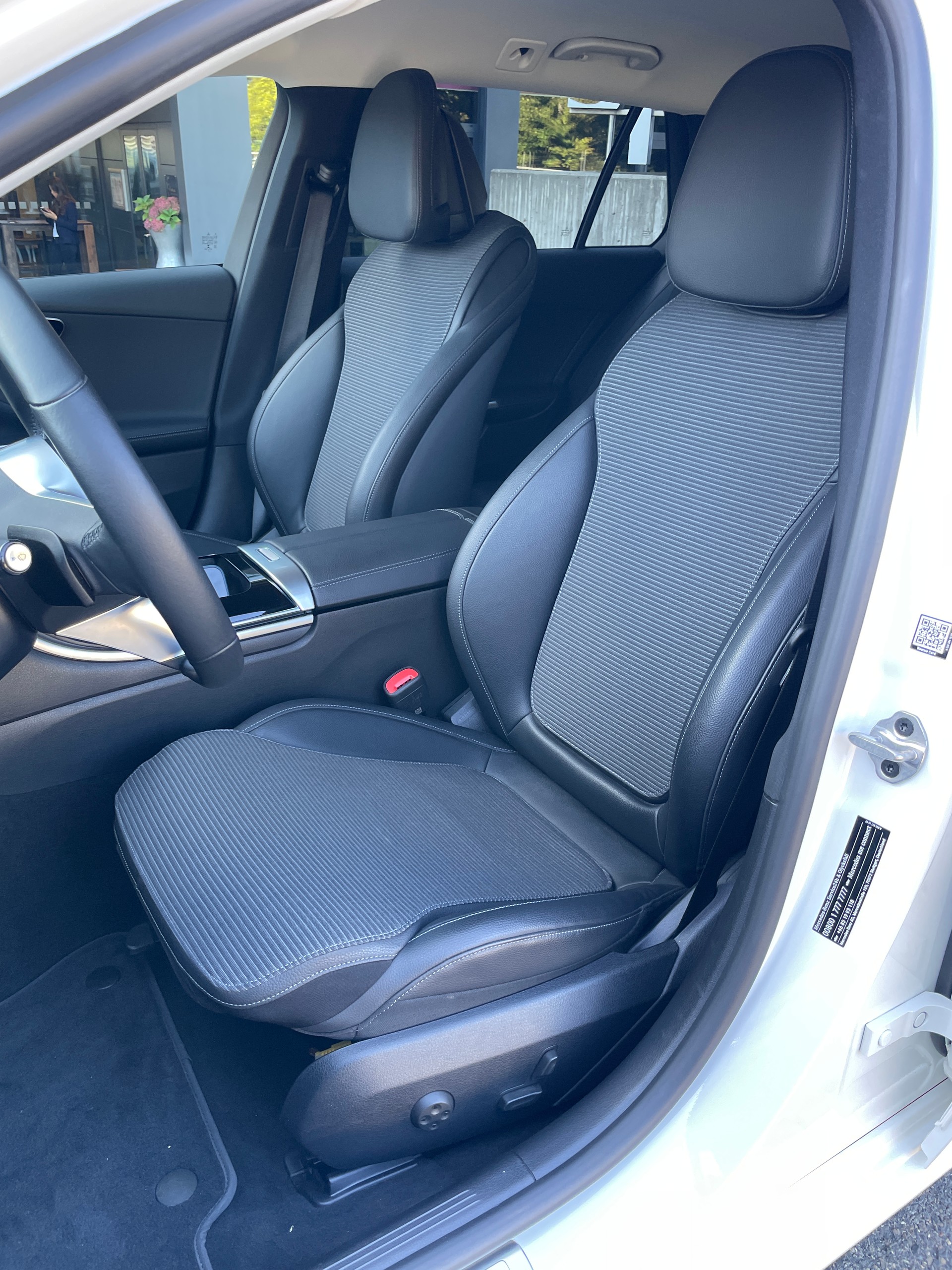 MERCEDES-BENZ C 220 d T Avantgarde-image-12