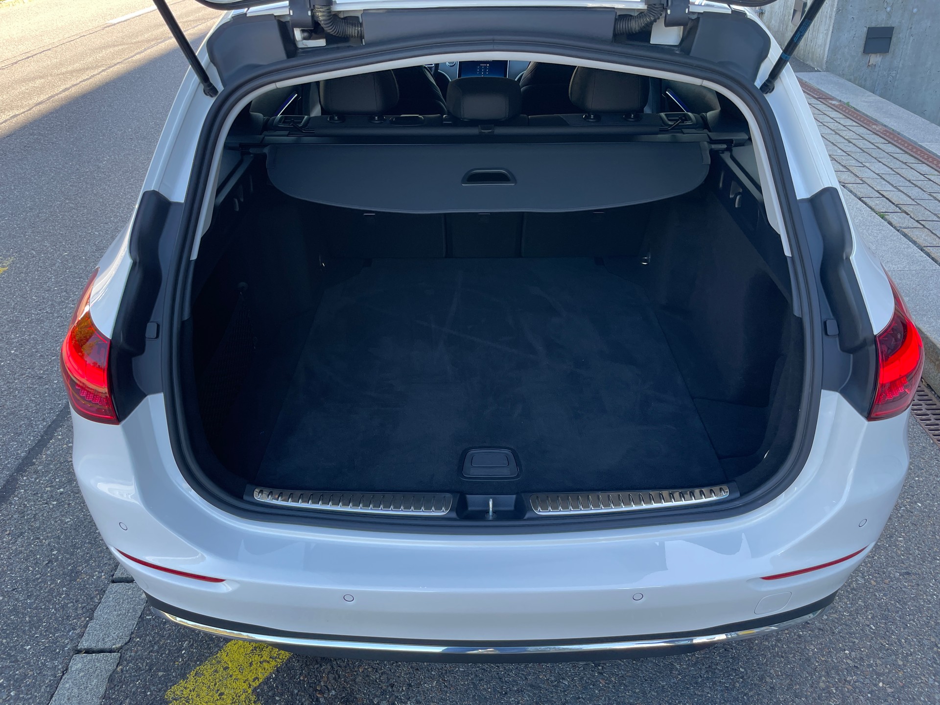 MERCEDES-BENZ C 220 d T Avantgarde-image-6