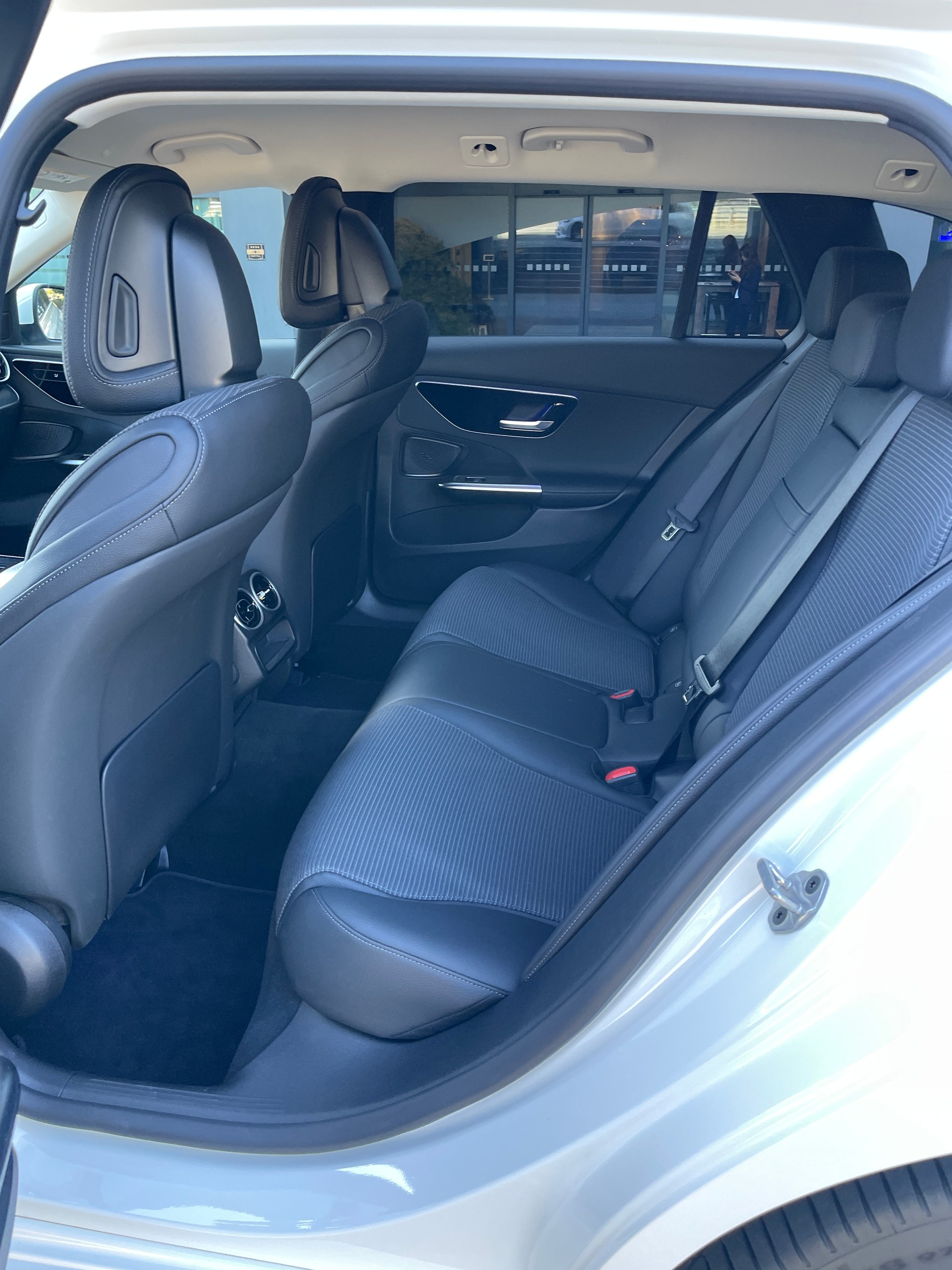 MERCEDES-BENZ C 220 d T Avantgarde-image-14