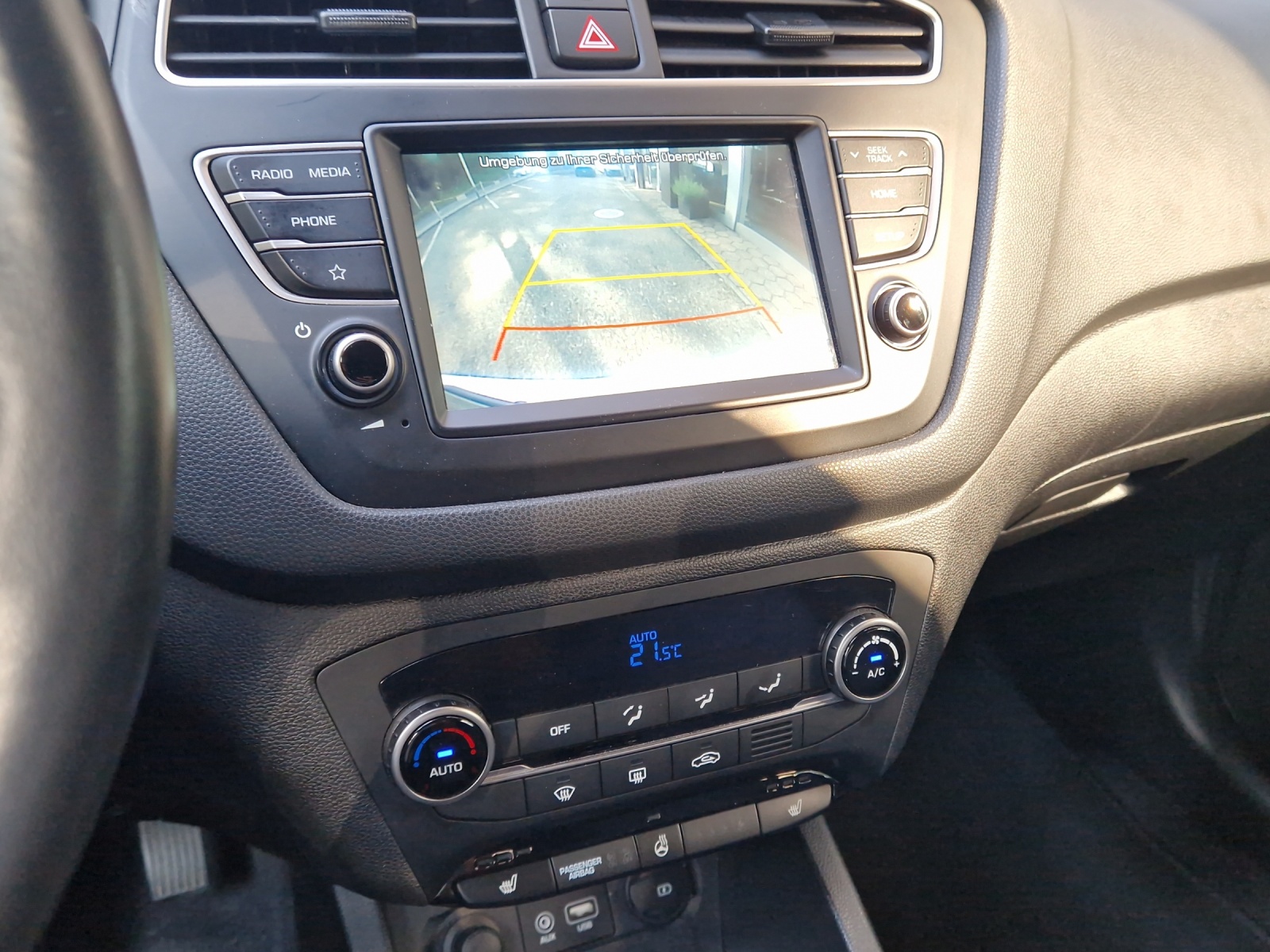 HYUNDAI i20 1.0 T-GDi 120 Amplia-image-10