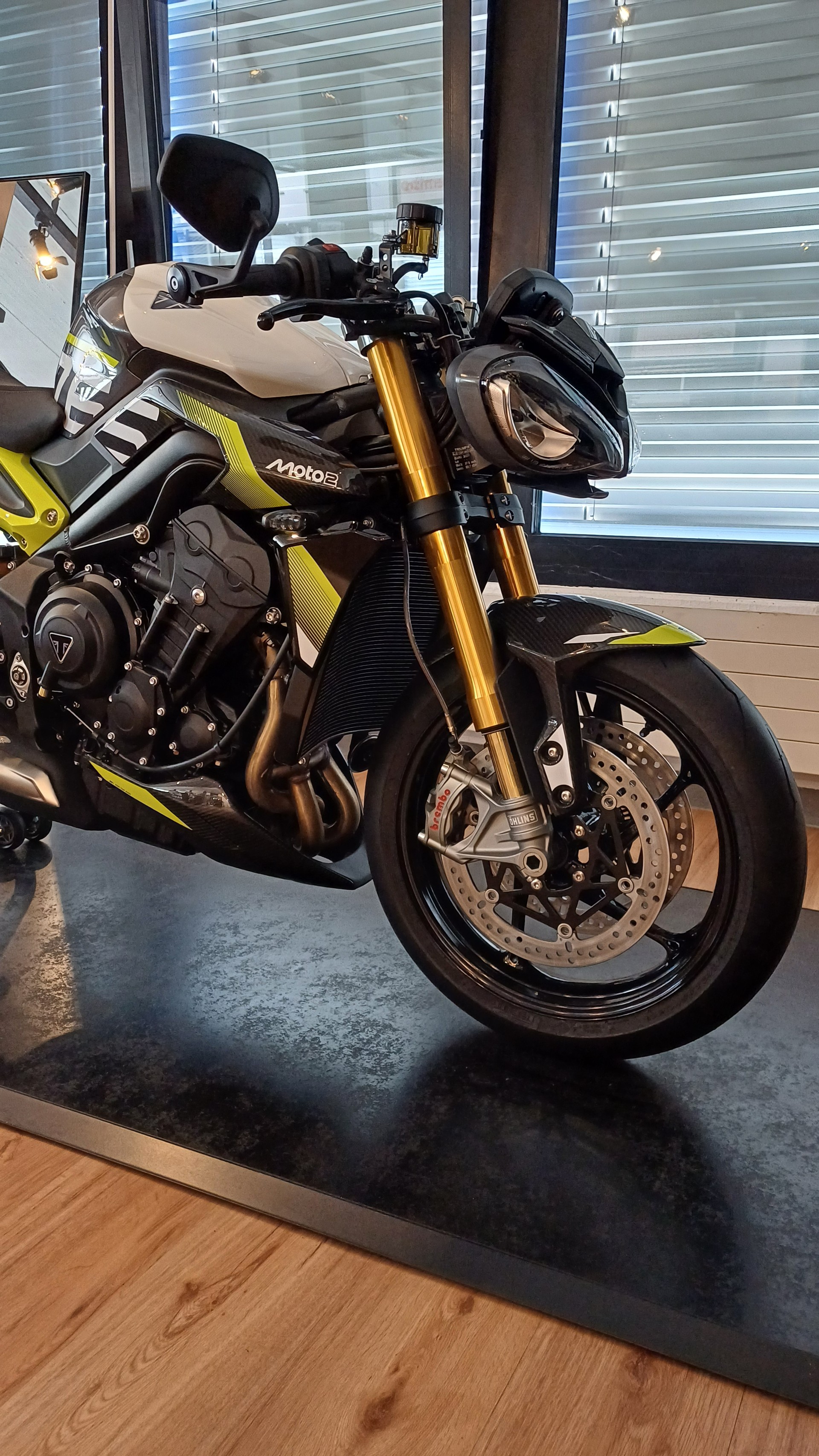 TRIUMPH Éditions exclusive Street Triple Moto2TM-image-7