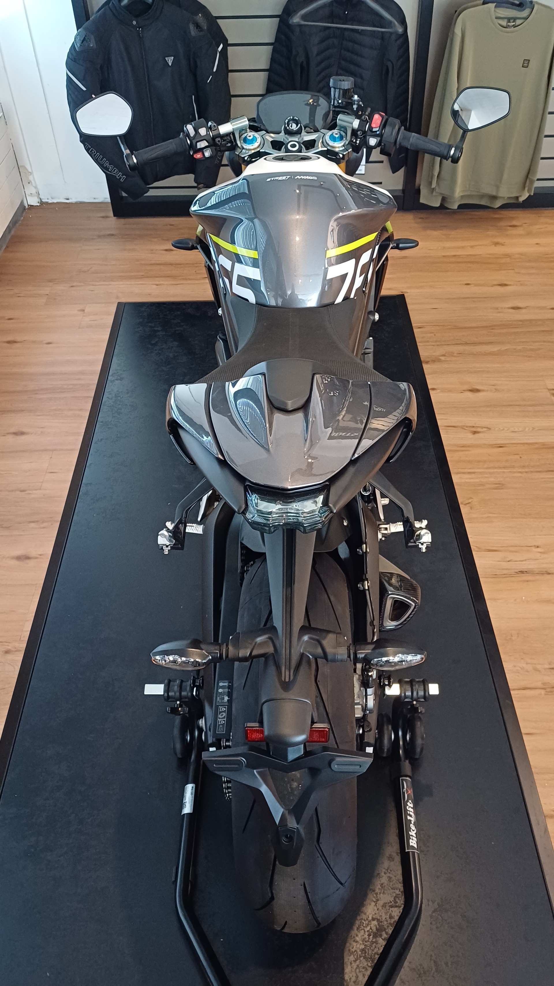 TRIUMPH Éditions exclusive Street Triple Moto2TM-image-5