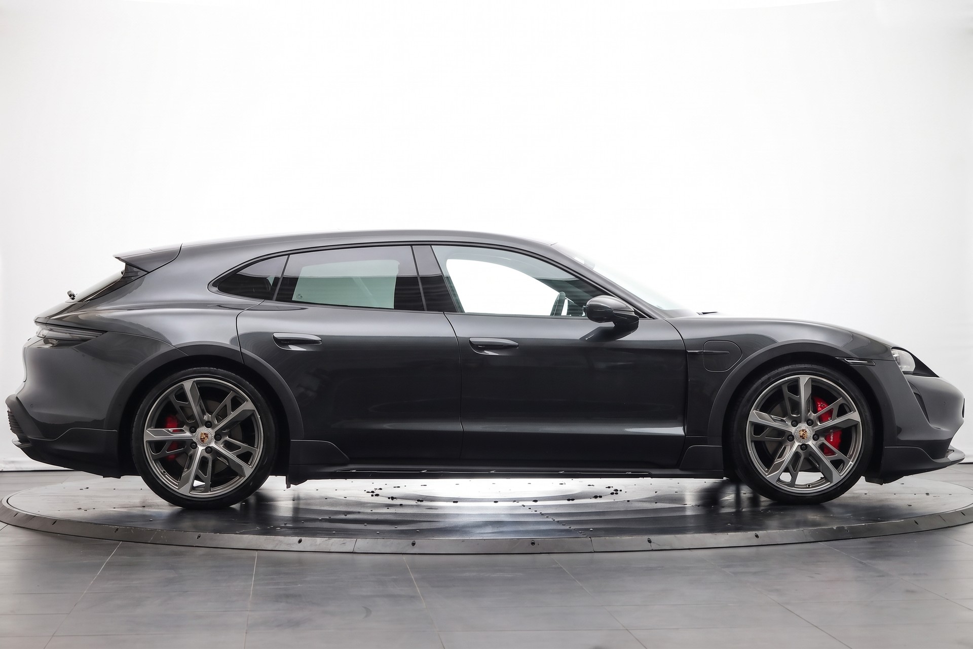 PORSCHE Taycan 4S Cross Turismo-image-4