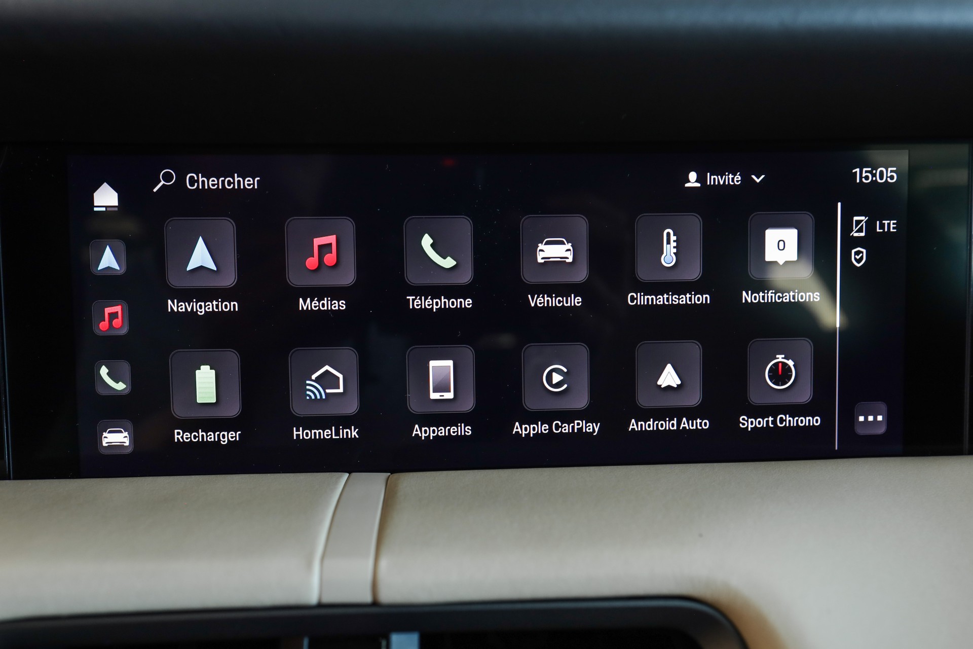 PORSCHE Taycan 4S Cross Turismo-image-19