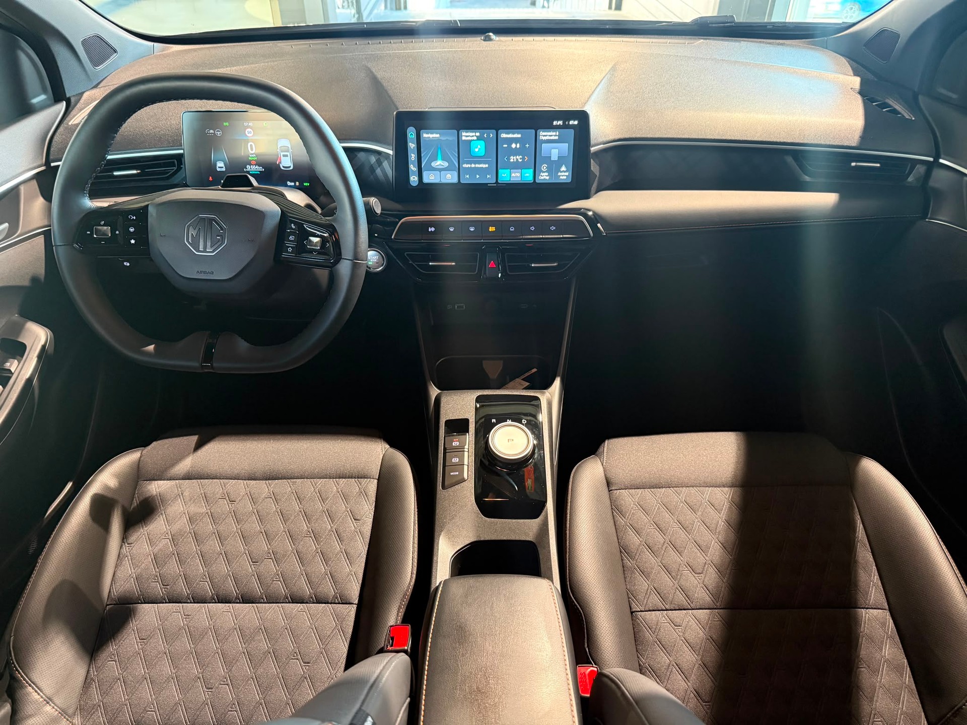 MG 3 1.5 Hybrid Luxury Aut.-image-12