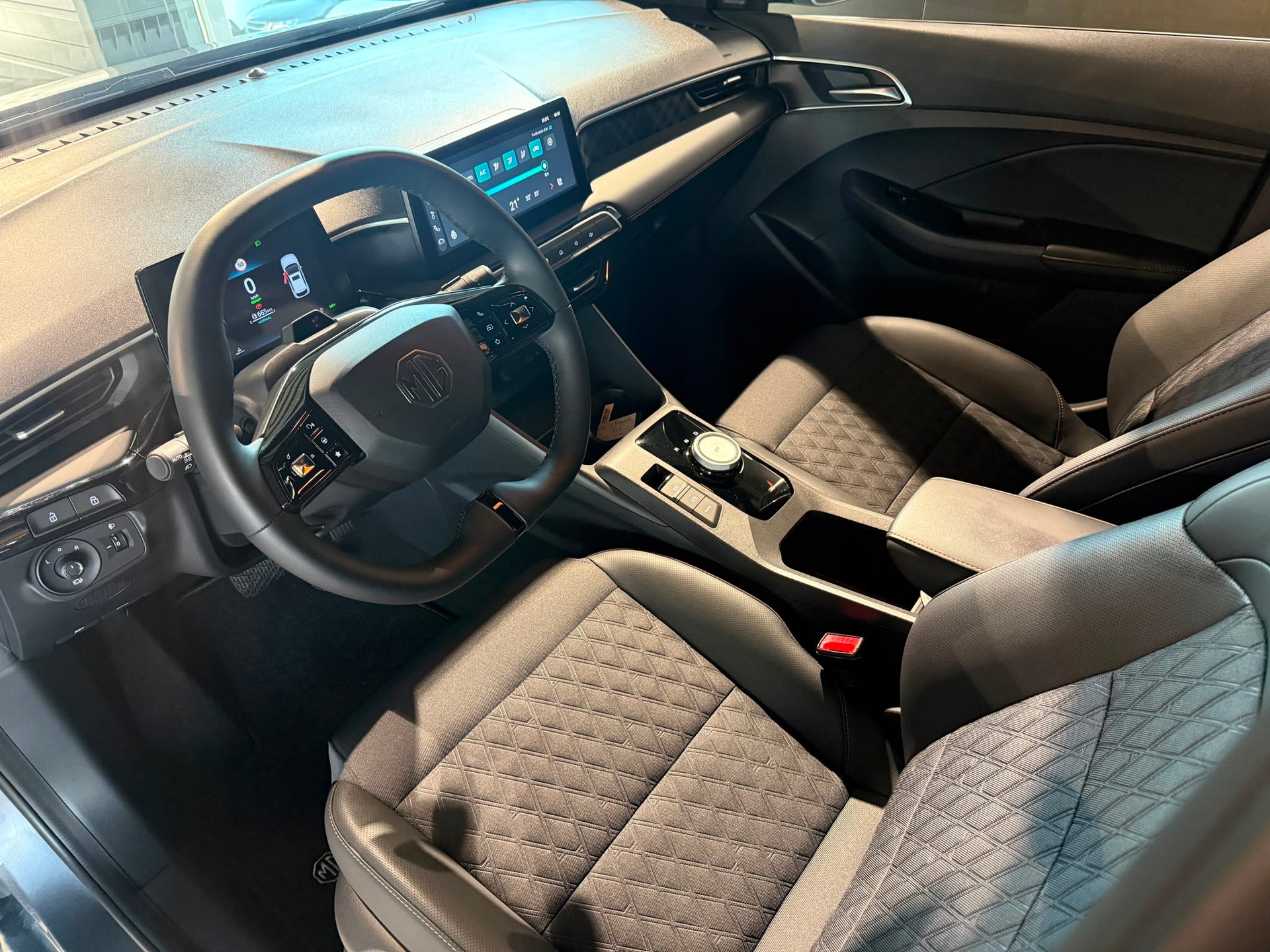 MG 3 1.5 Hybrid Luxury Aut.-image-10