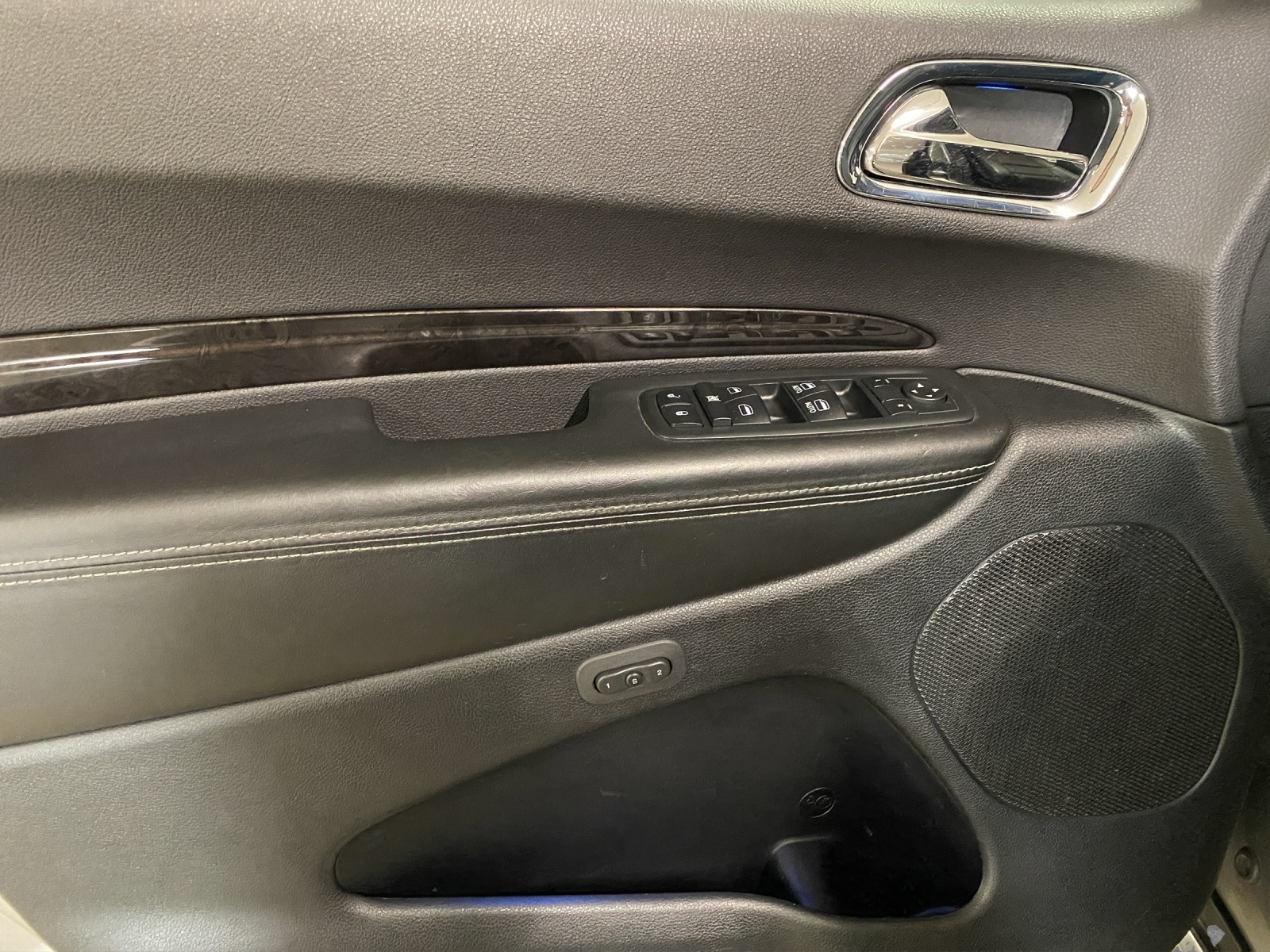 DODGE Durango-image-11