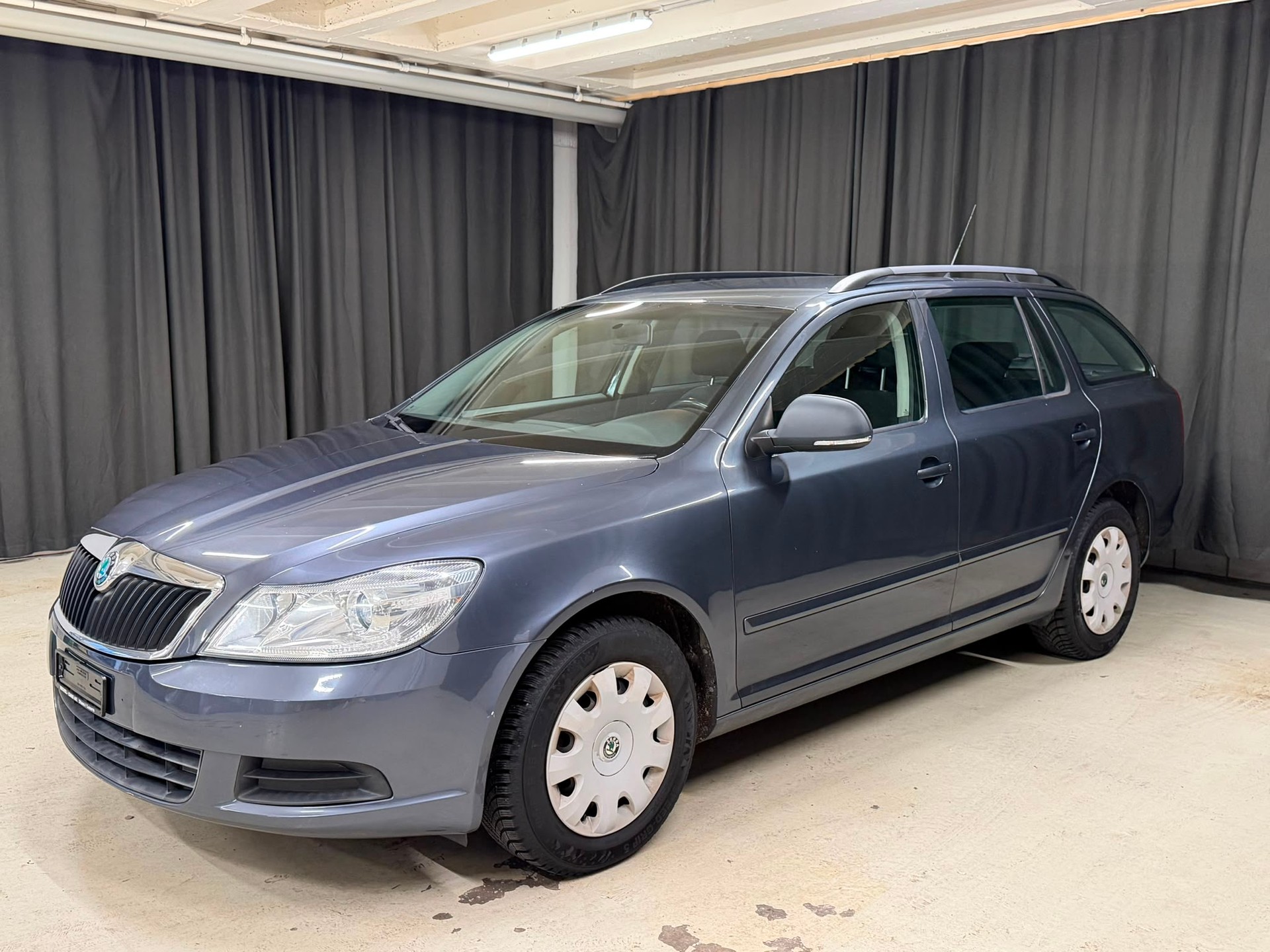 SKODA Octavia Combi 1.4 TSI Family-image-0