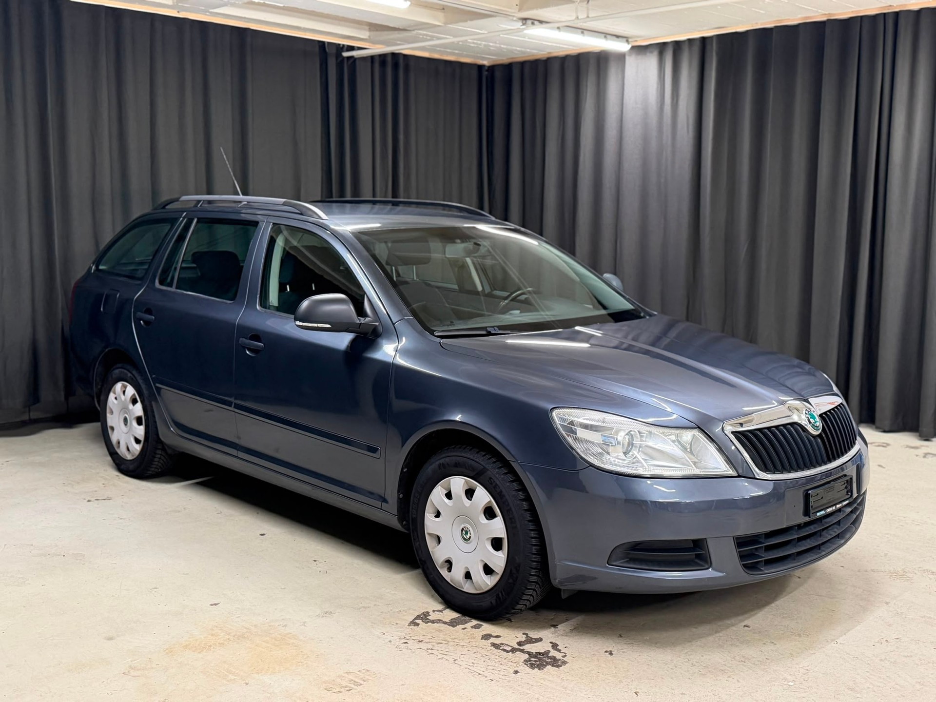 SKODA Octavia Combi 1.4 TSI Family-image-1