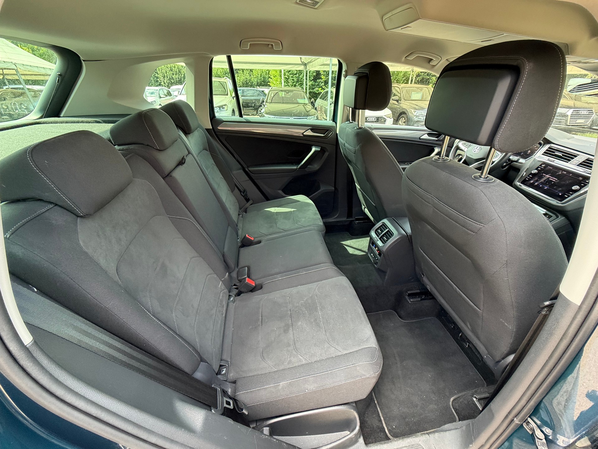 VW Tiguan 2.0TSI Life 4Motion DSG-image-12