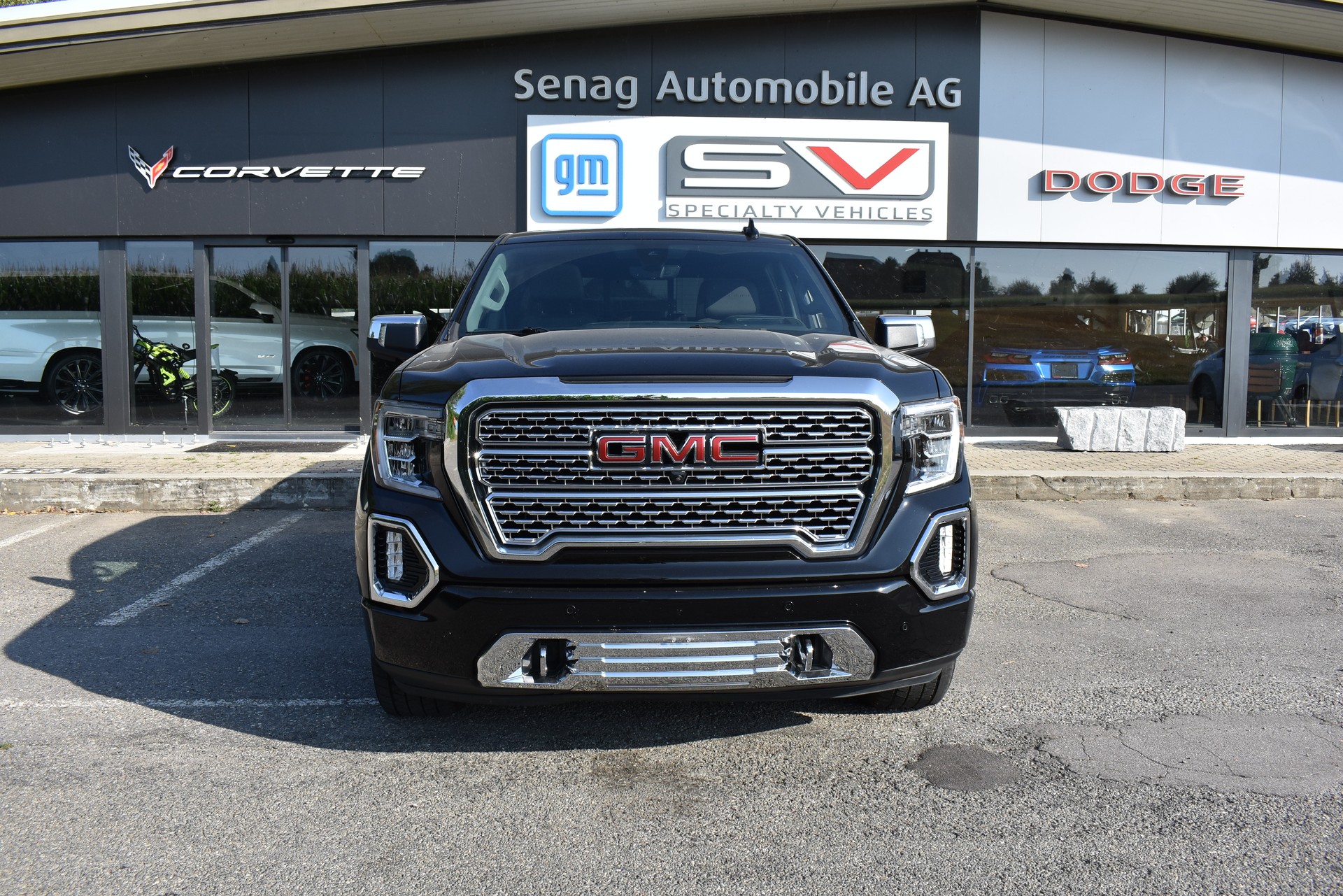GMC Sierra Denali-image-1
