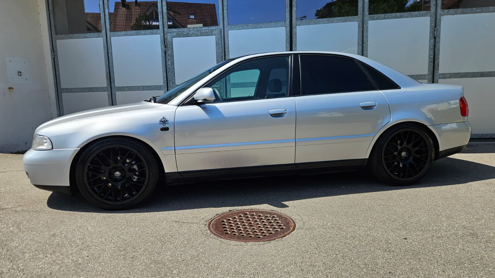AUDI A4-image-3