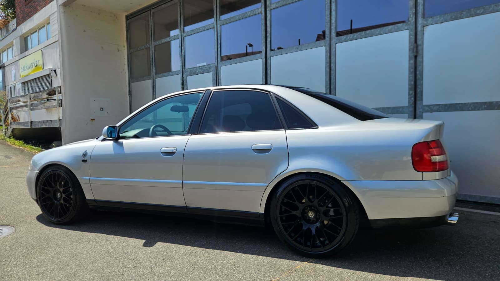 AUDI A4-image-4