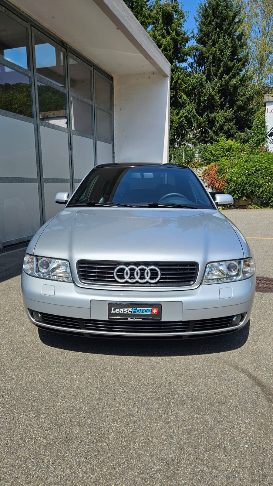 AUDI A4-image-1
