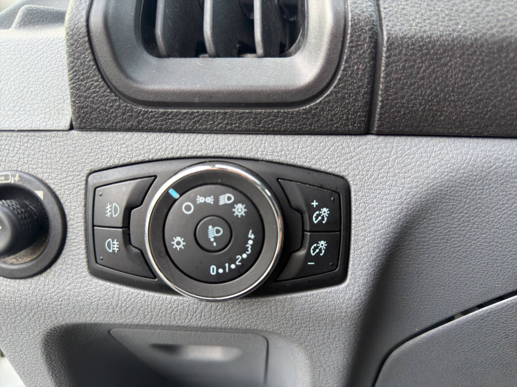 FORD Transit Van 350 L2H2 2.2 TDCi 155 Trend 4x4-image-12