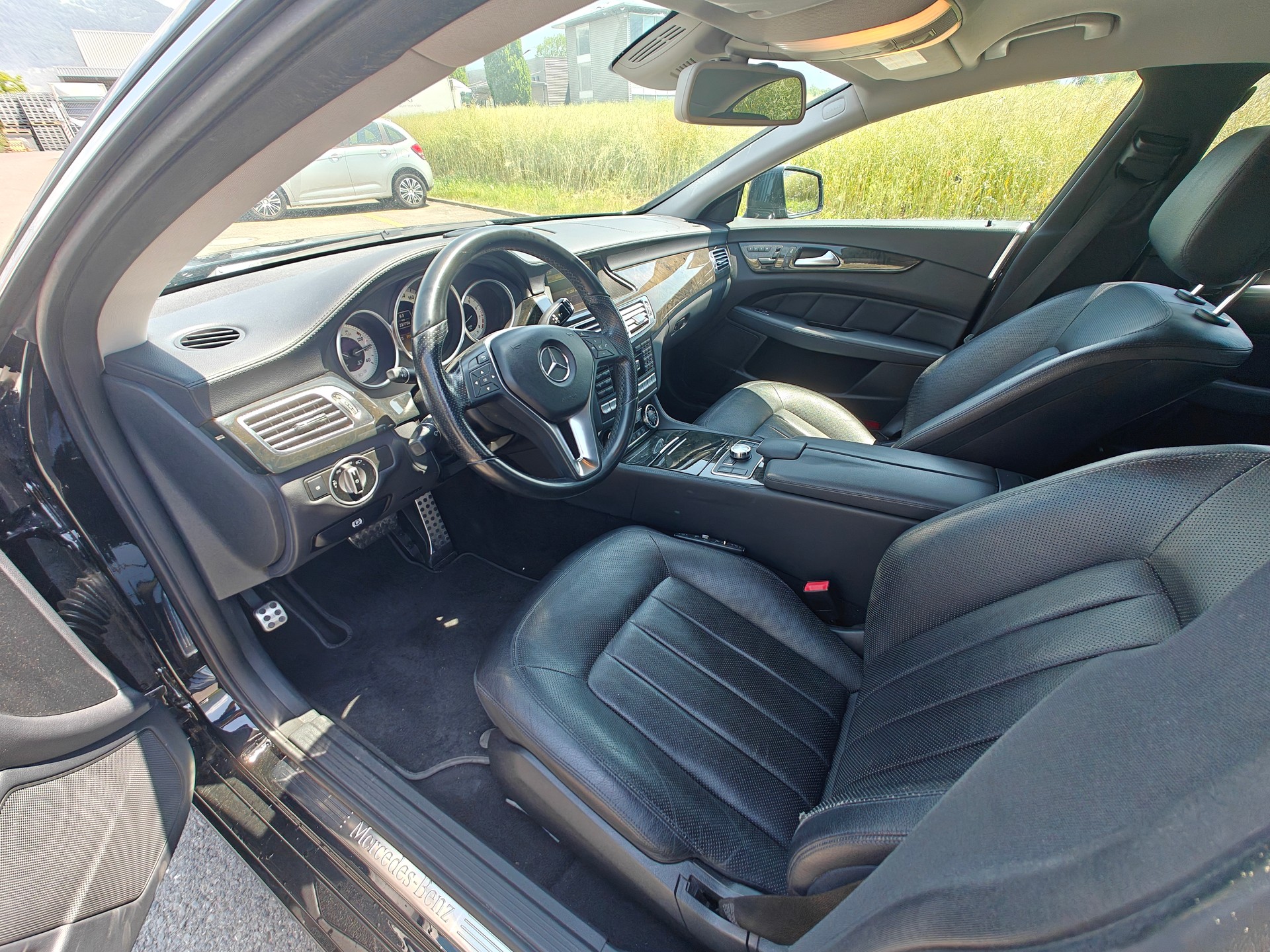 MERCEDES-BENZ CLS 500 V8 BlueEF 4matic-image-4
