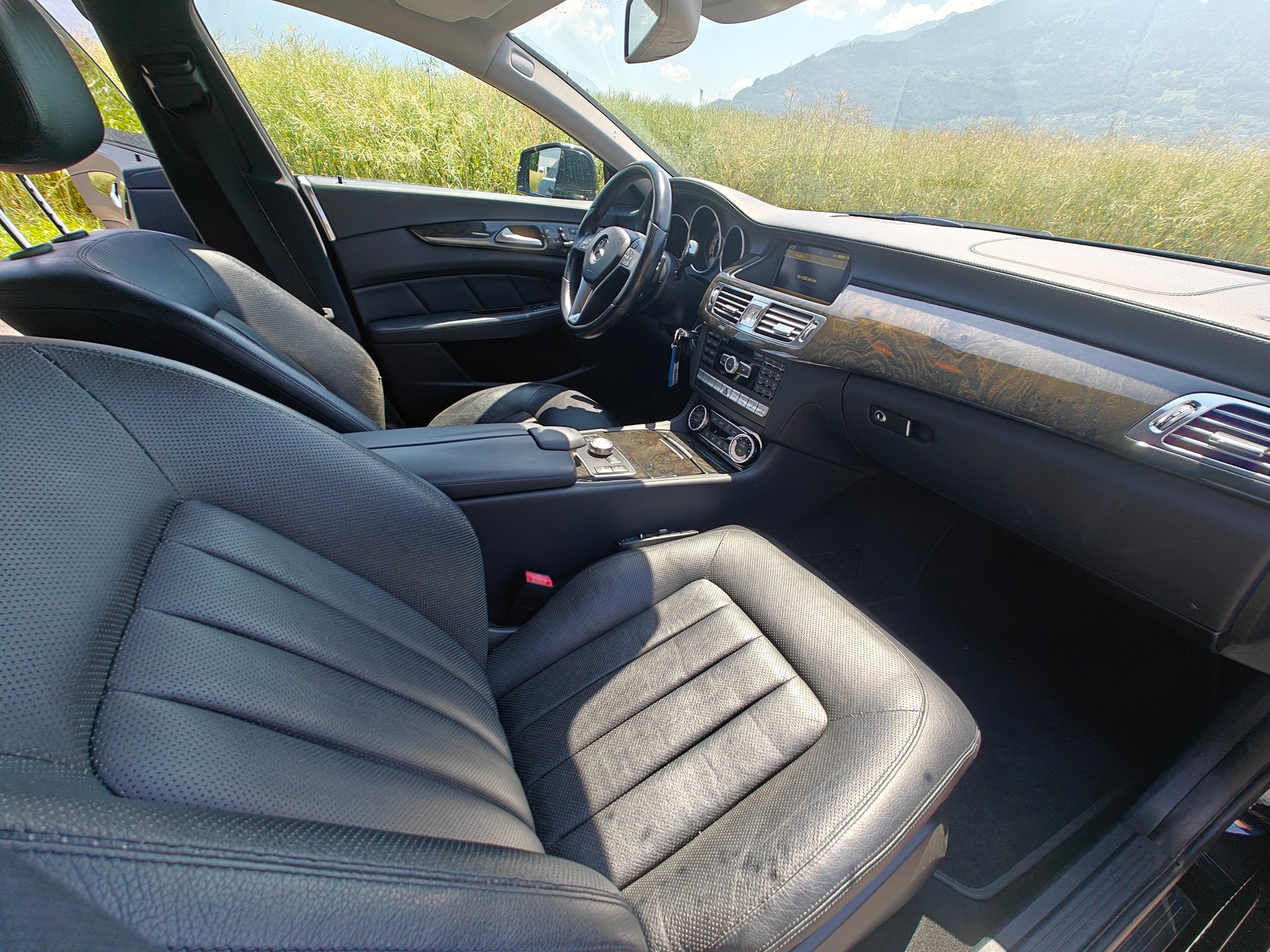 MERCEDES-BENZ CLS 500 V8 BlueEF 4matic-image-5