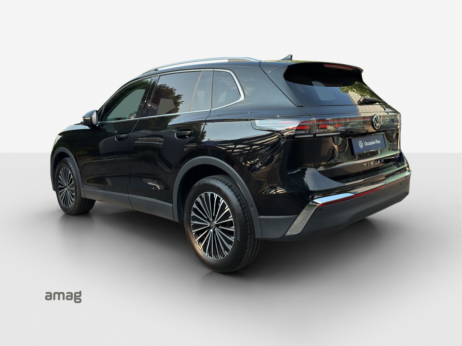 VW Tiguan 2.0 TSI DSG Elegance 4Motion-image-3