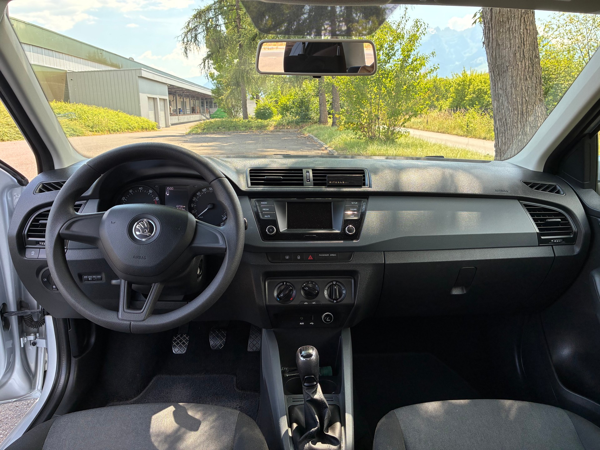 SKODA Fabia 1.2 TSI Ambition-image-5