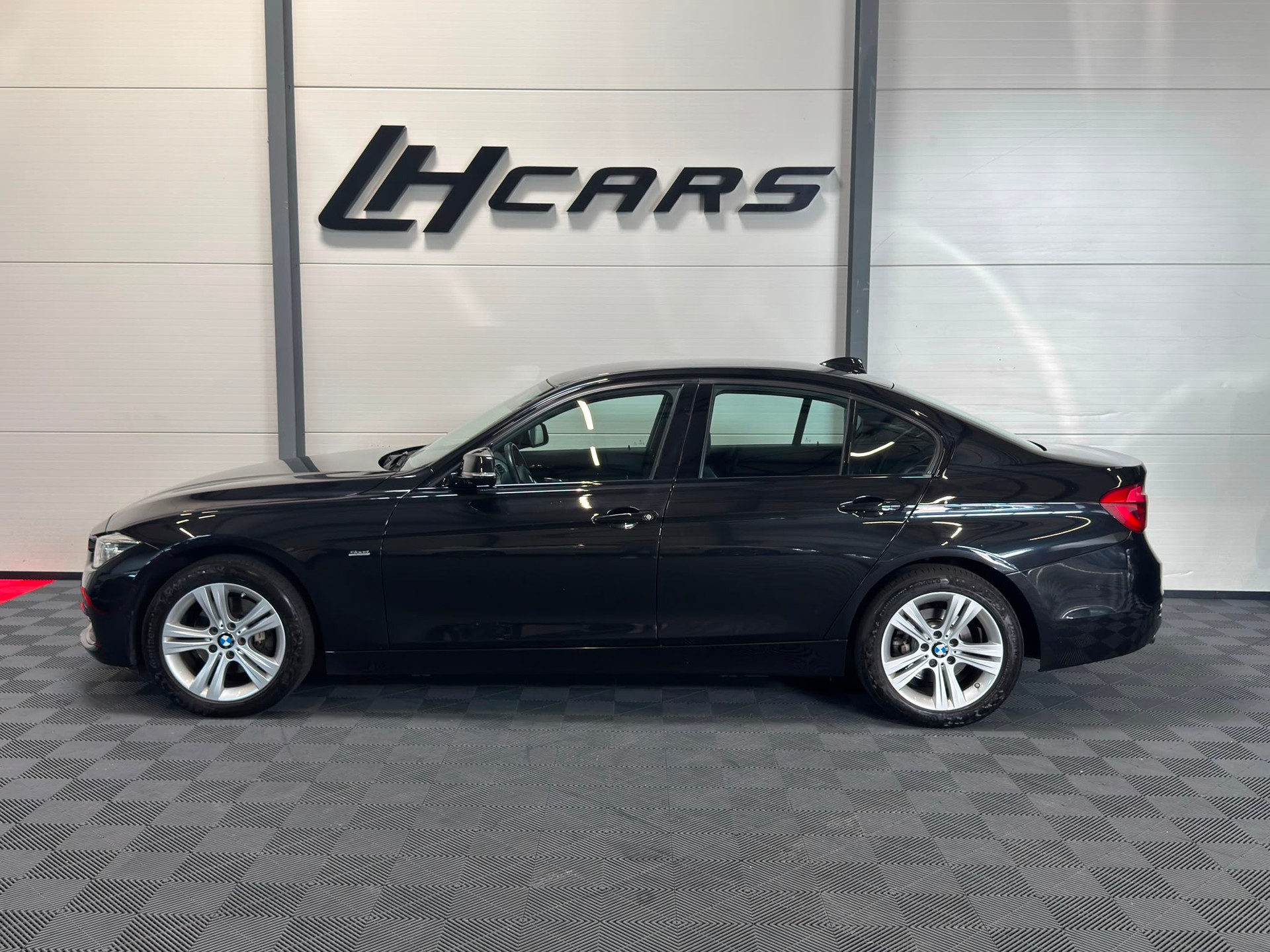 BMW 320d xDrive SAG Sportline-image-1
