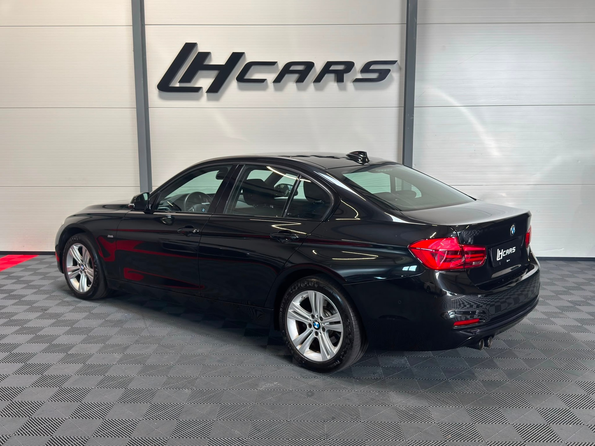 BMW 320d xDrive SAG Sportline-image-2