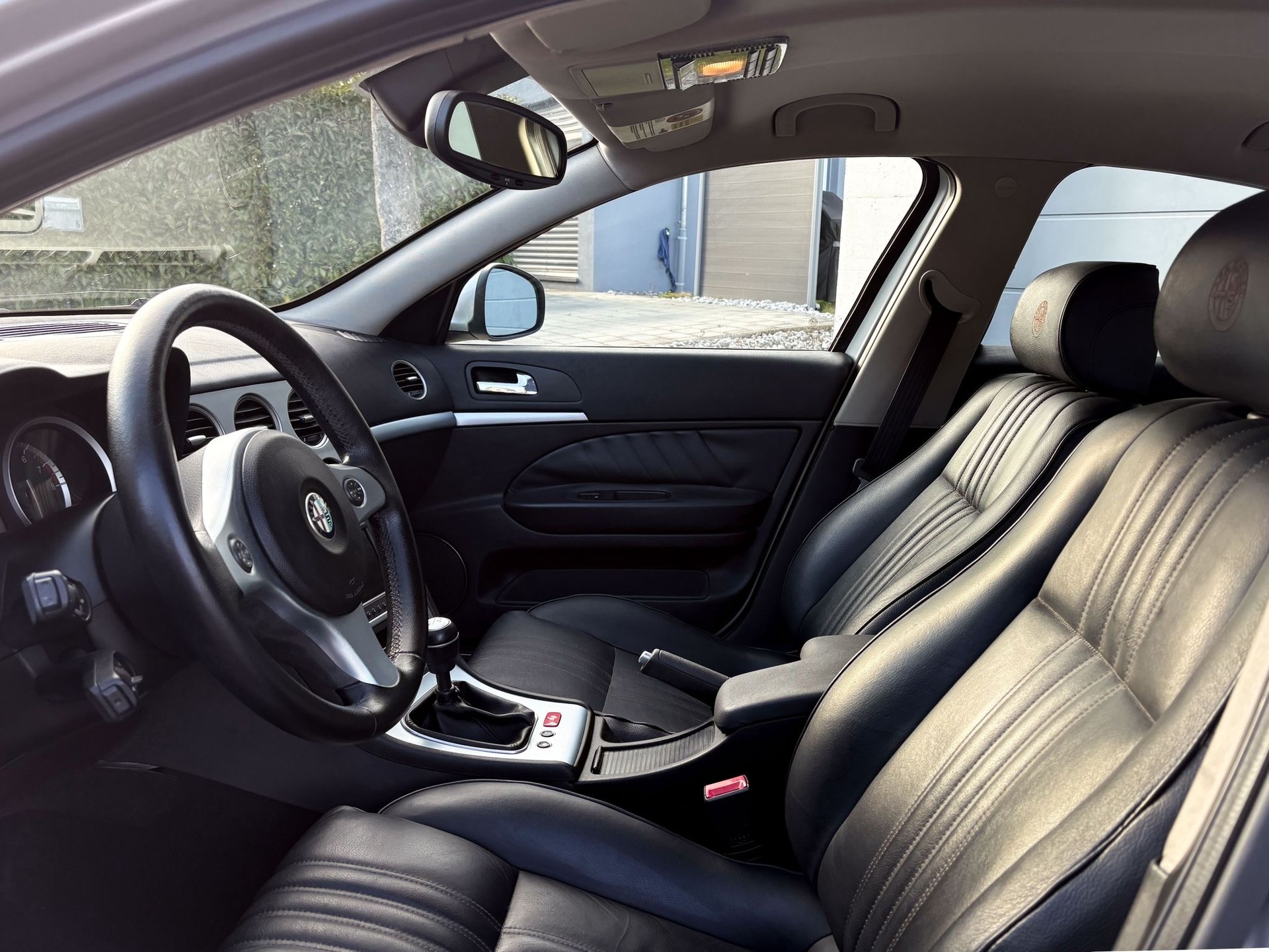 ALFA ROMEO 3.2 JTS V6 Q4 Distinctive-image-5