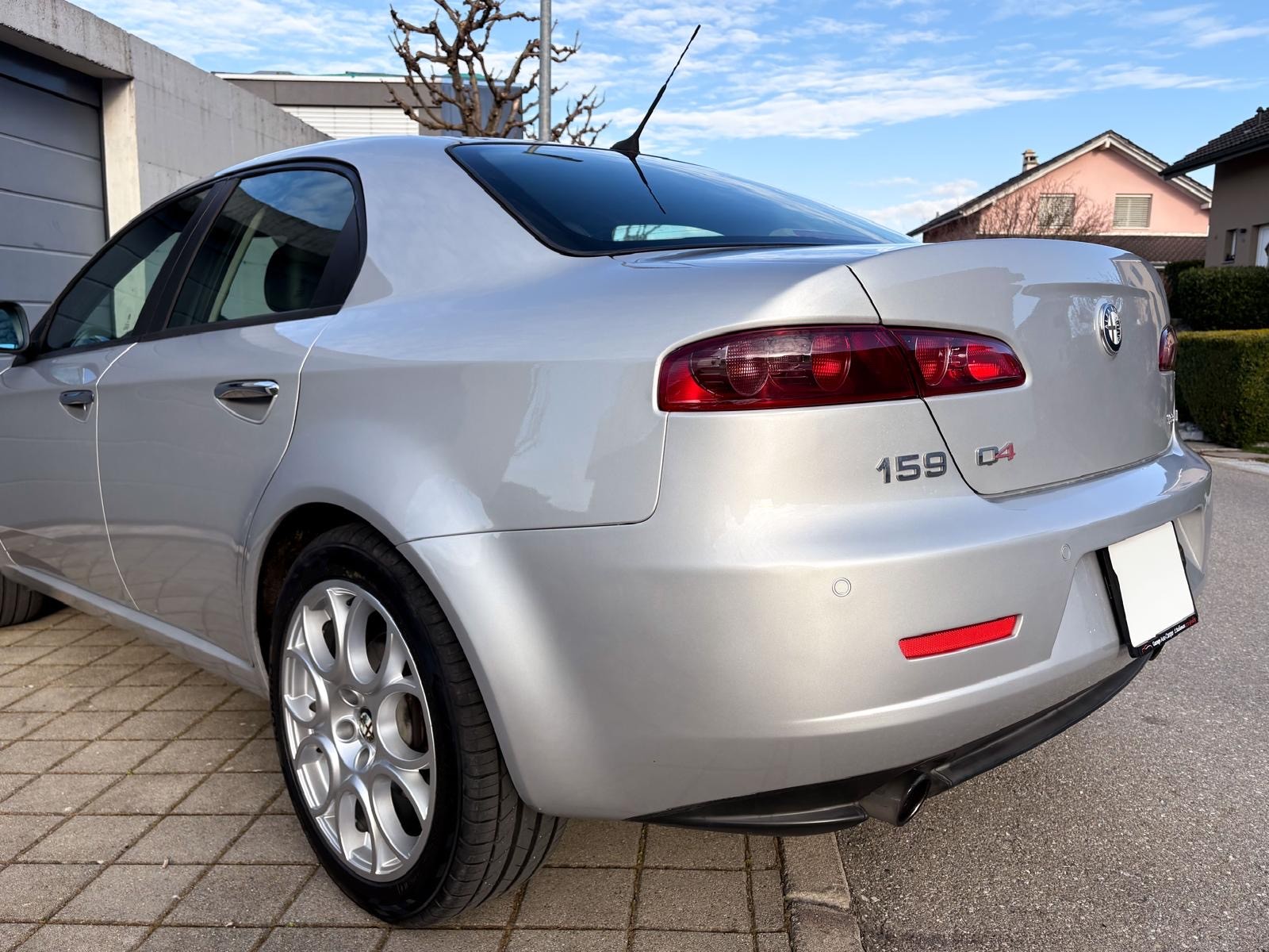ALFA ROMEO 3.2 JTS V6 Q4 Distinctive-image-3
