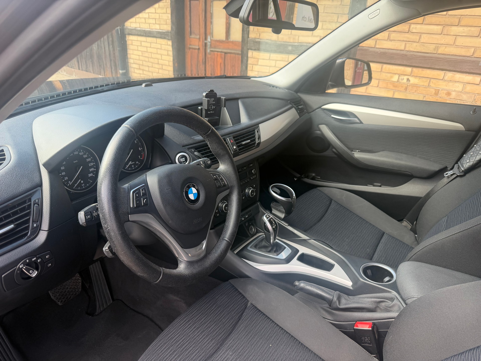 BMW X1 xDrive 20i Sport Line Steptronic-image-9