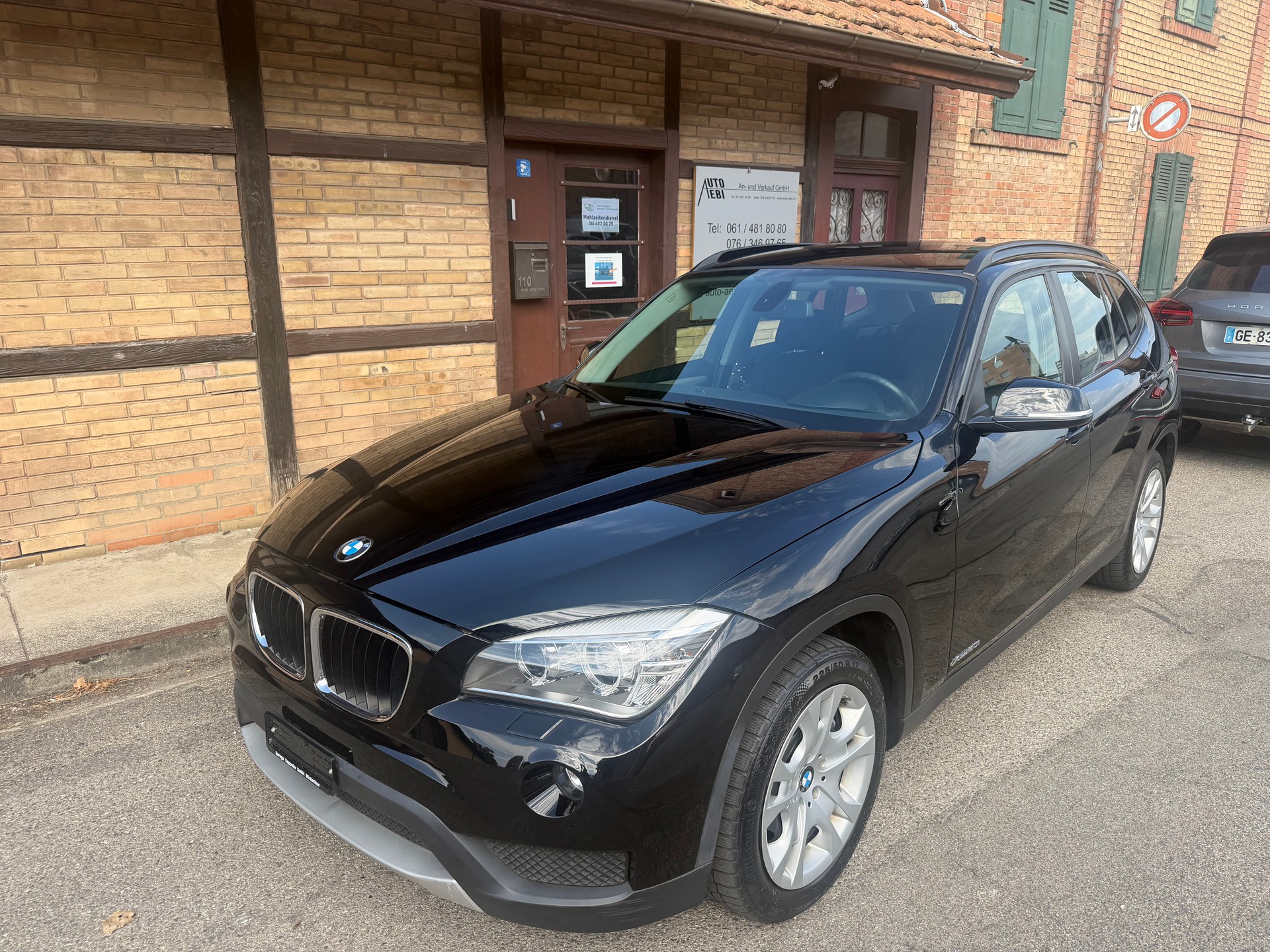 BMW X1 xDrive 20i Sport Line Steptronic-image-0