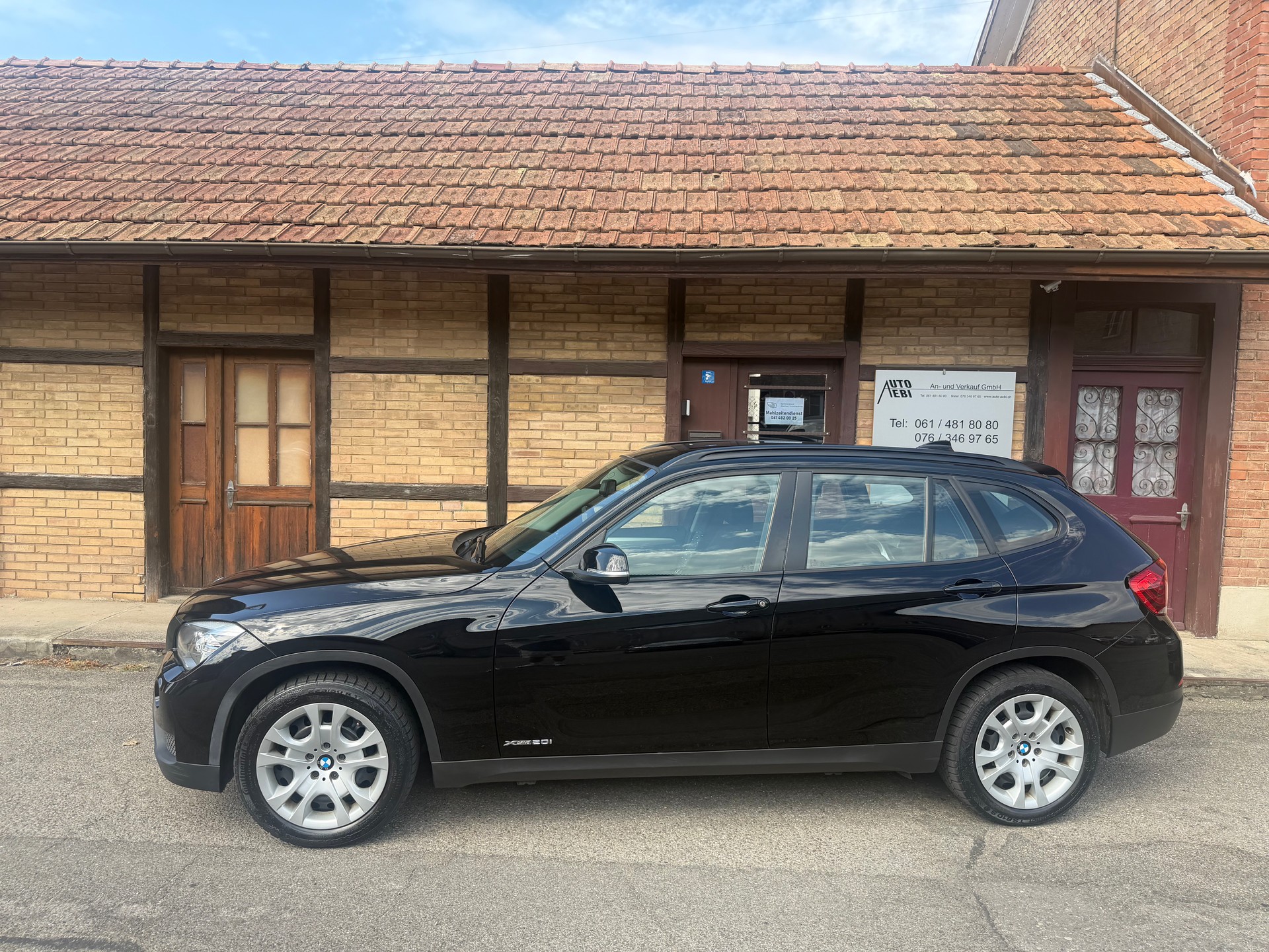 BMW X1 xDrive 20i Sport Line Steptronic-image-1