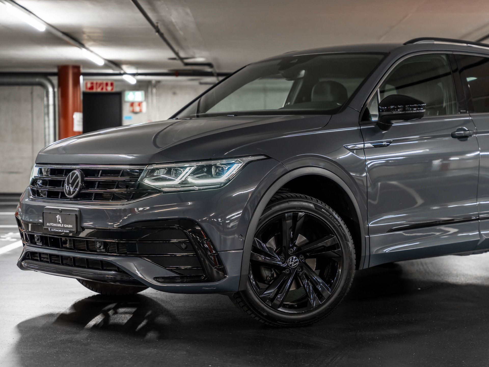 VW Tiguan 2.0 TDI SCR R-Line 4Motion DSG-image-1