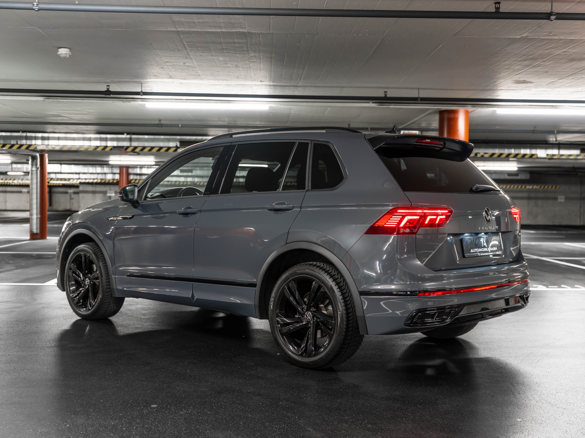 VW Tiguan 2.0 TDI SCR R-Line 4Motion DSG-image-5