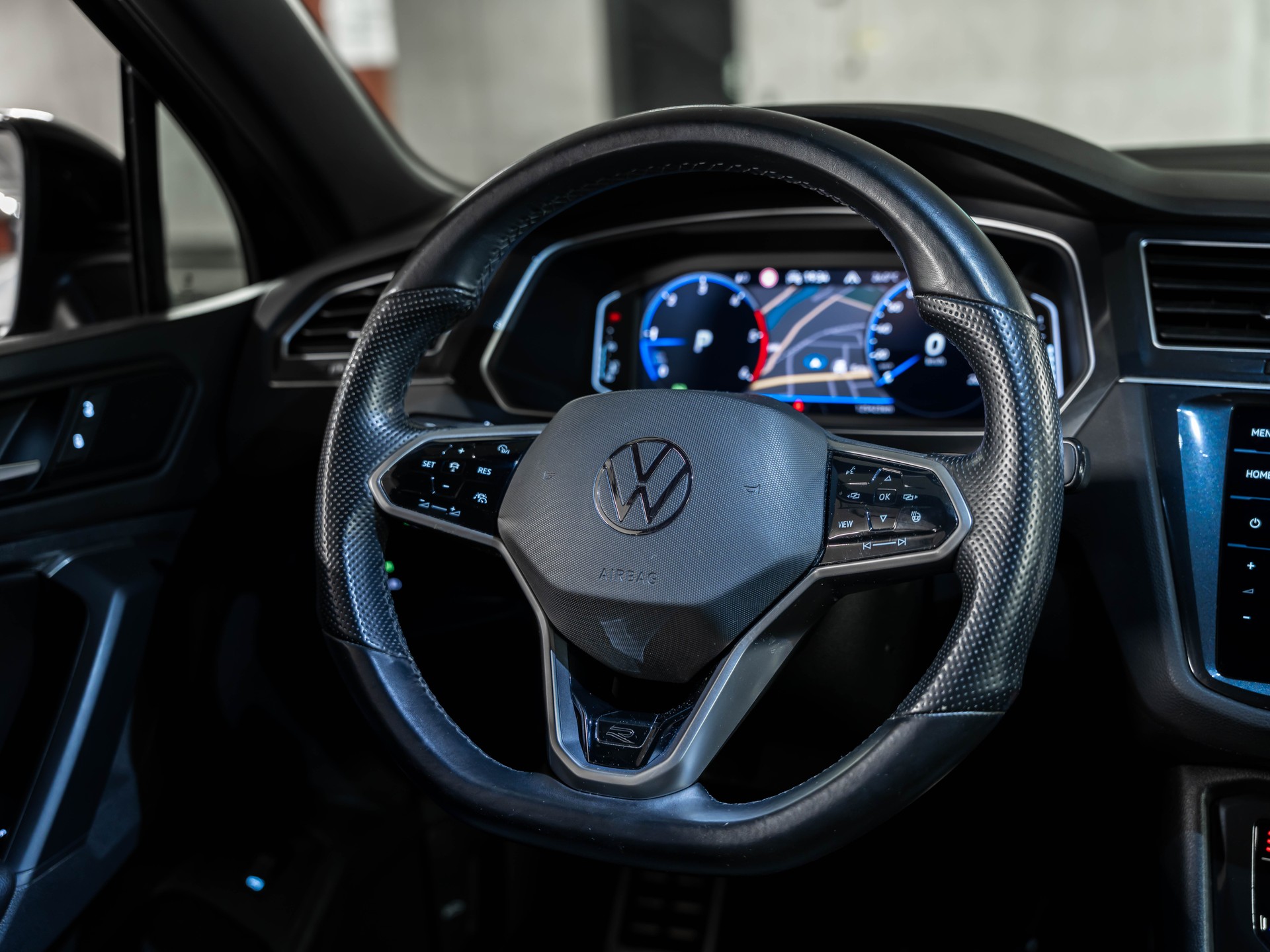 VW Tiguan 2.0 TDI SCR R-Line 4Motion DSG-image-15