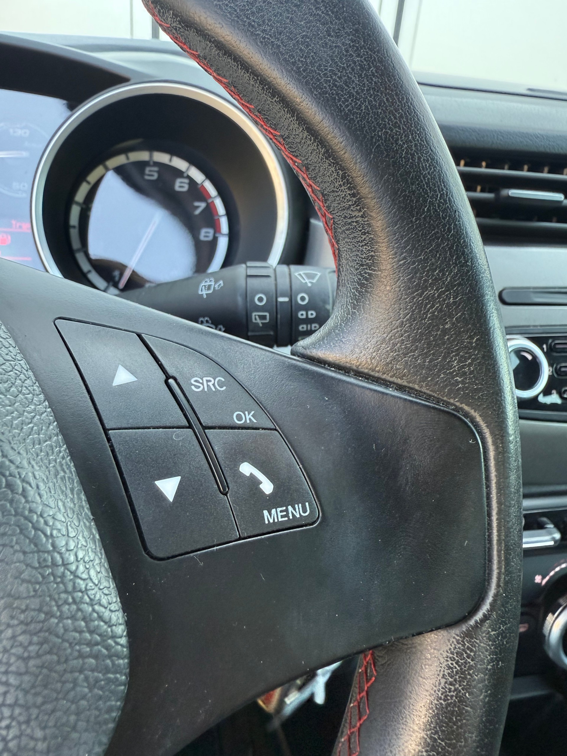 ALFA ROMEO Giulietta 1.4 T Veloce-image-8