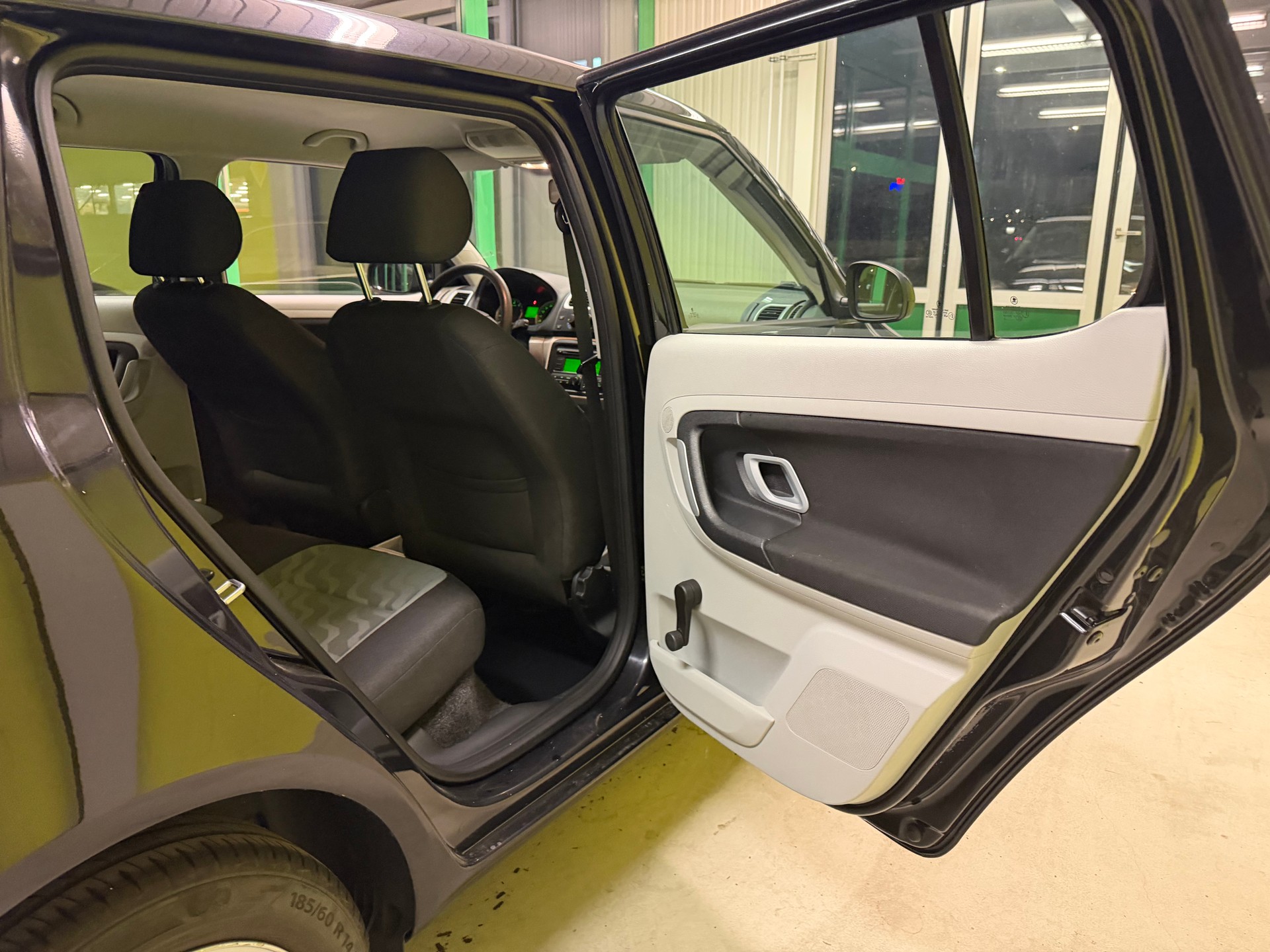 SKODA Fabia 1.2 Entry-image-9