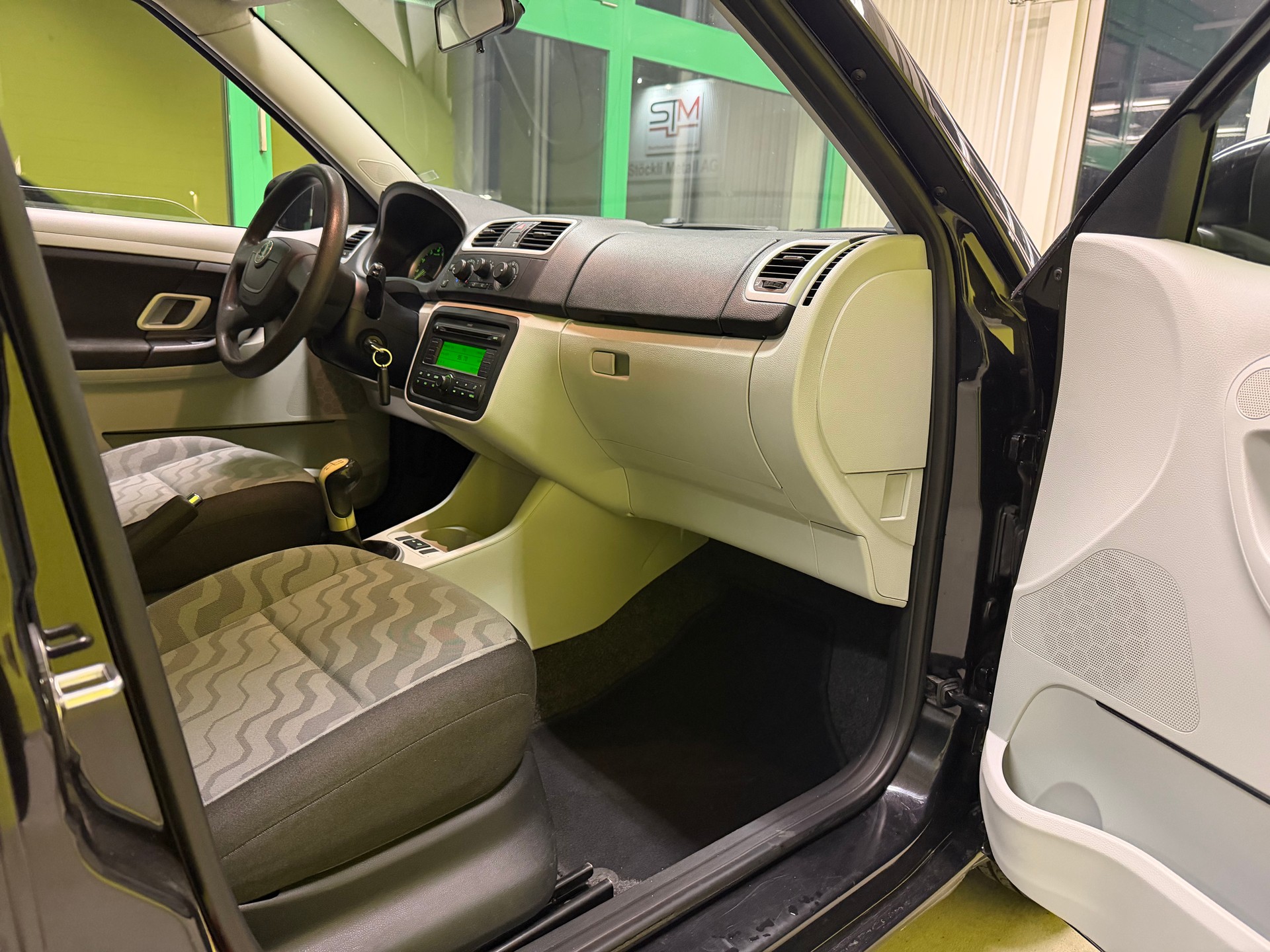 SKODA Fabia 1.2 Entry-image-6