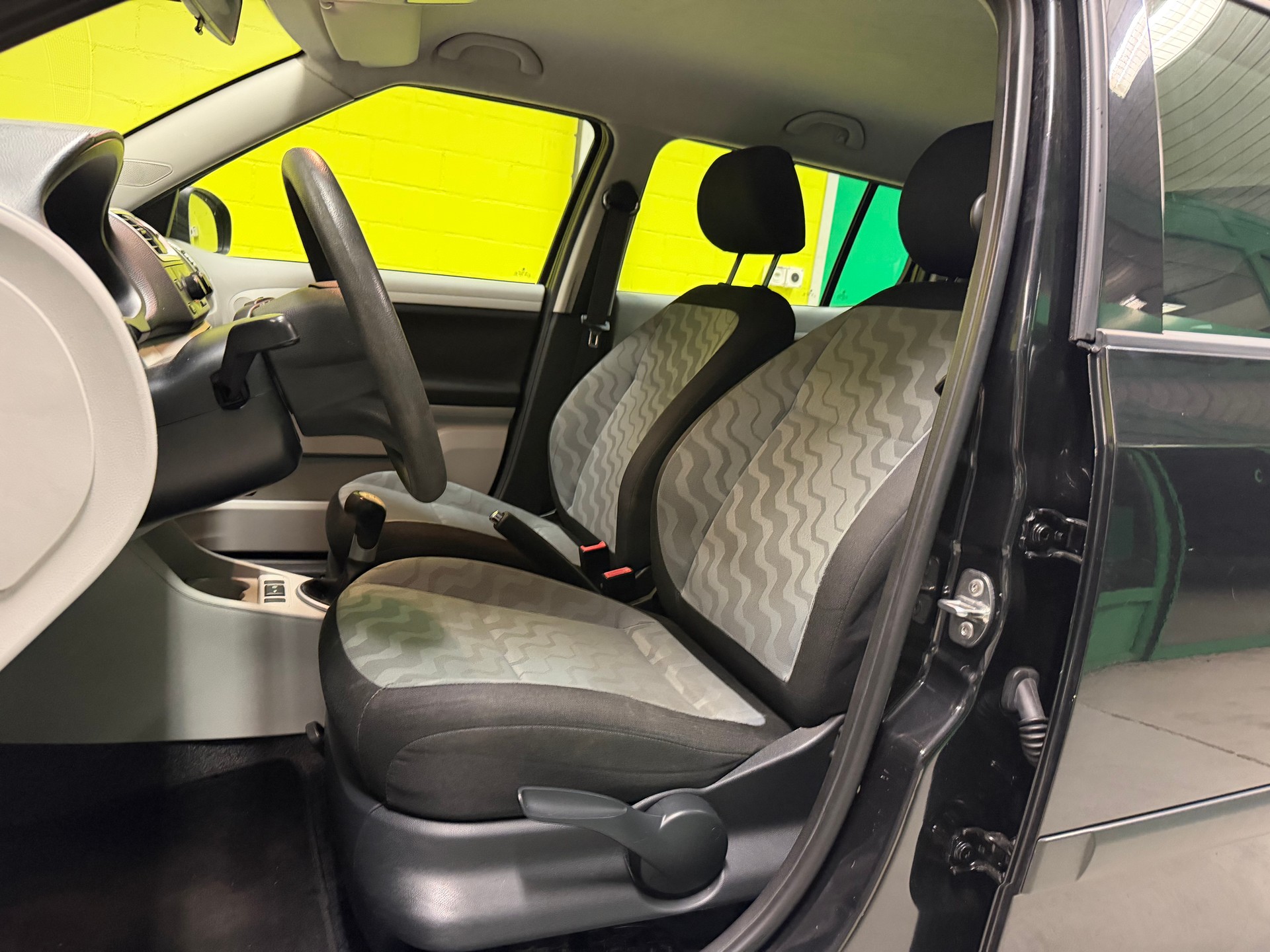 SKODA Fabia 1.2 Entry-image-17