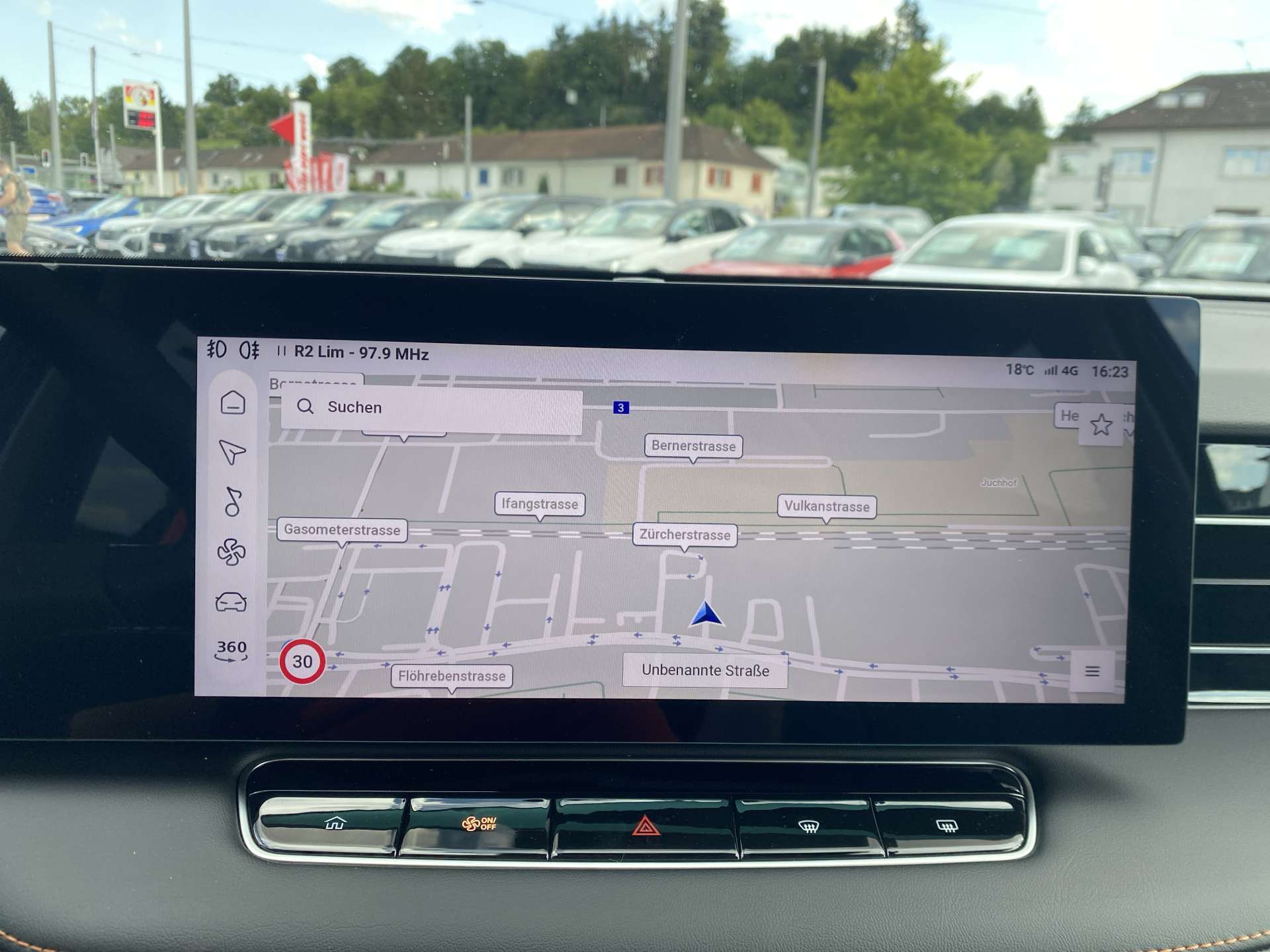 MG HS 1.5 T HEV+ Luxury 224PS Automat-showroom-element-1