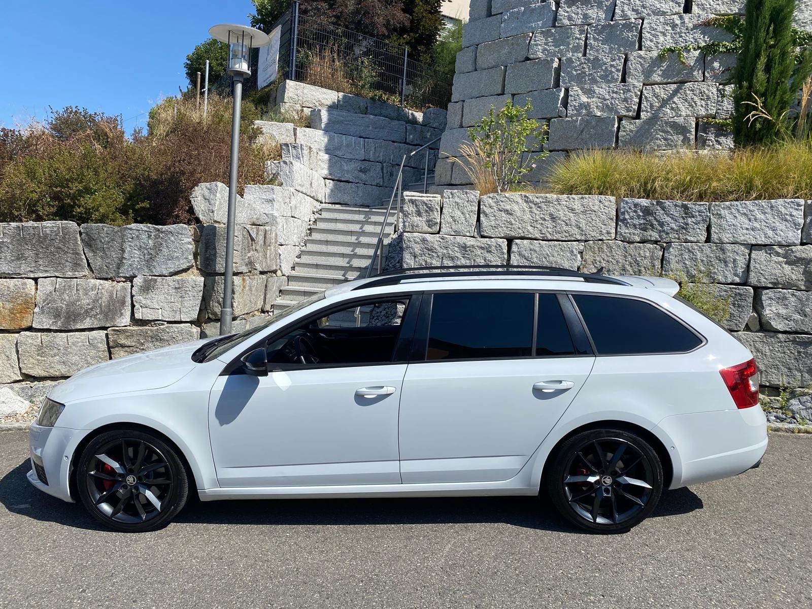 SKODA Octavia Combi 2.0 TSI RS DSG-image-1