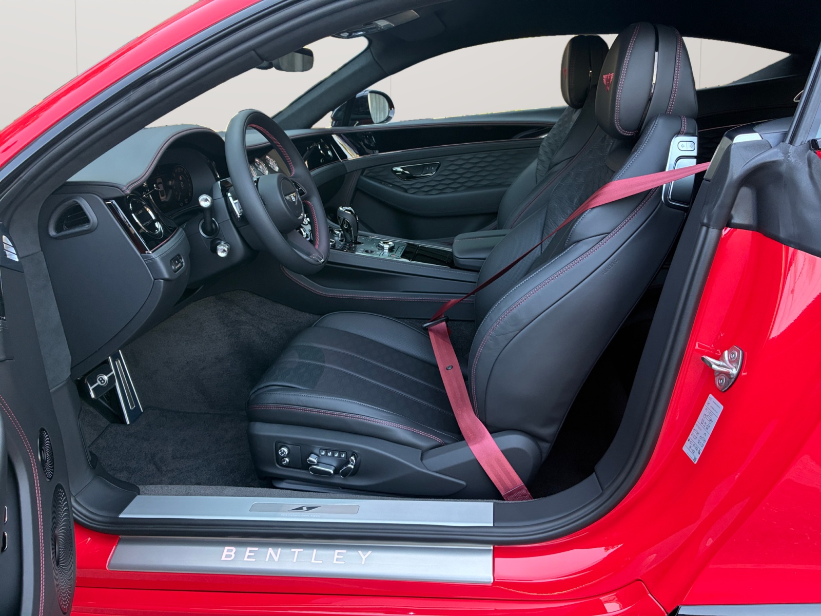 BENTLEY Continental GT S V8 680 PS/ 1.9% Leasing möglich.-image-14