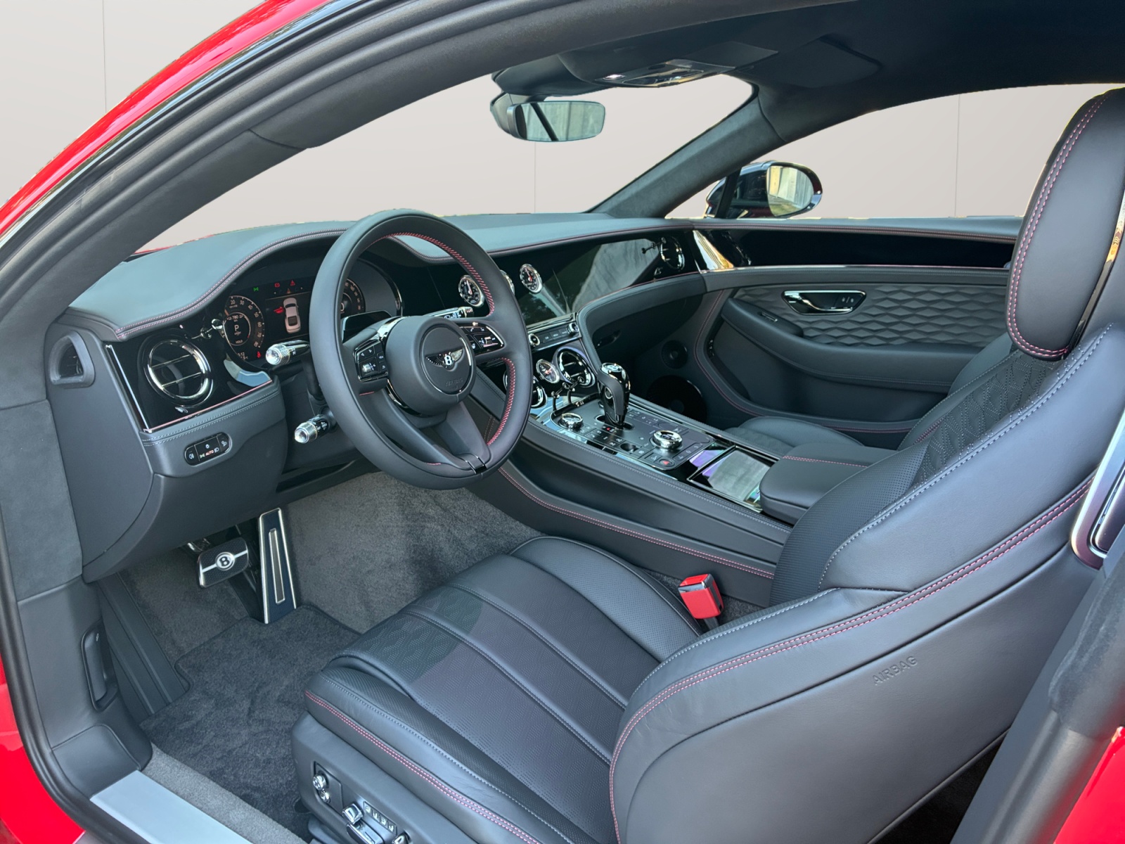 BENTLEY Continental GT S V8 680 PS/ 1.9% Leasing möglich.-showroom-element-3