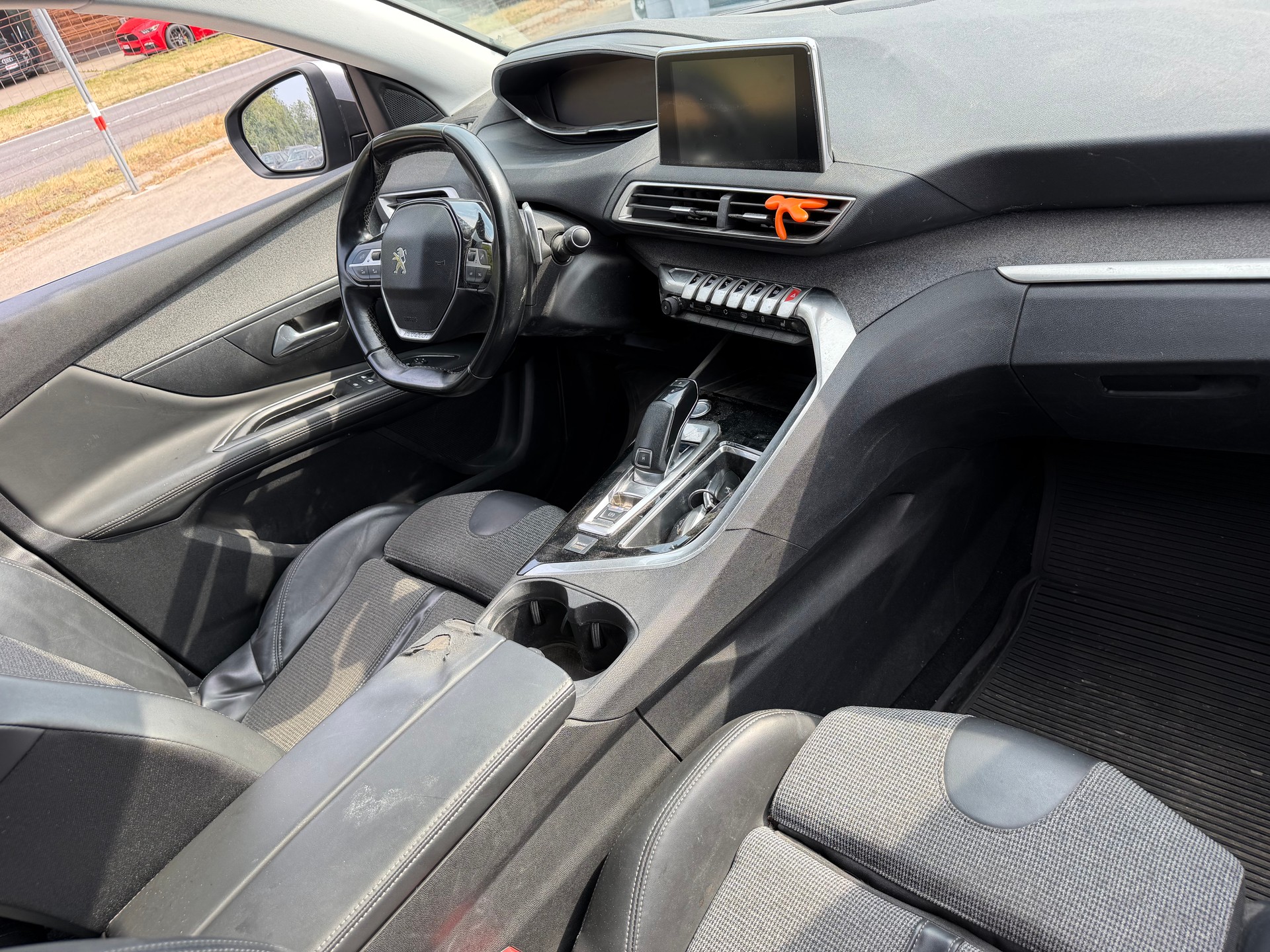 PEUGEOT 3008 1.2 PureTech Active EAT-image-3