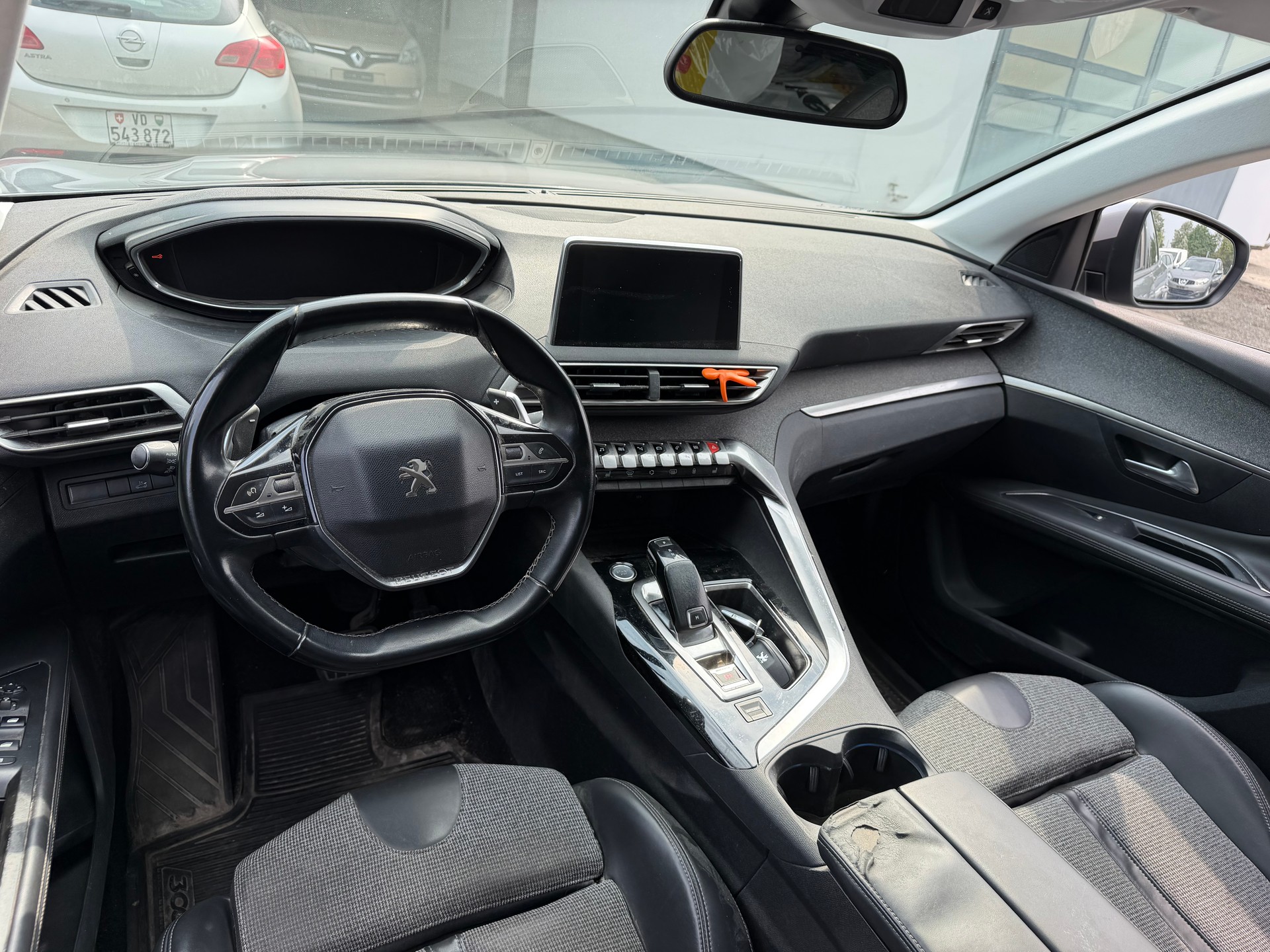PEUGEOT 3008 1.2 PureTech Active EAT-image-8