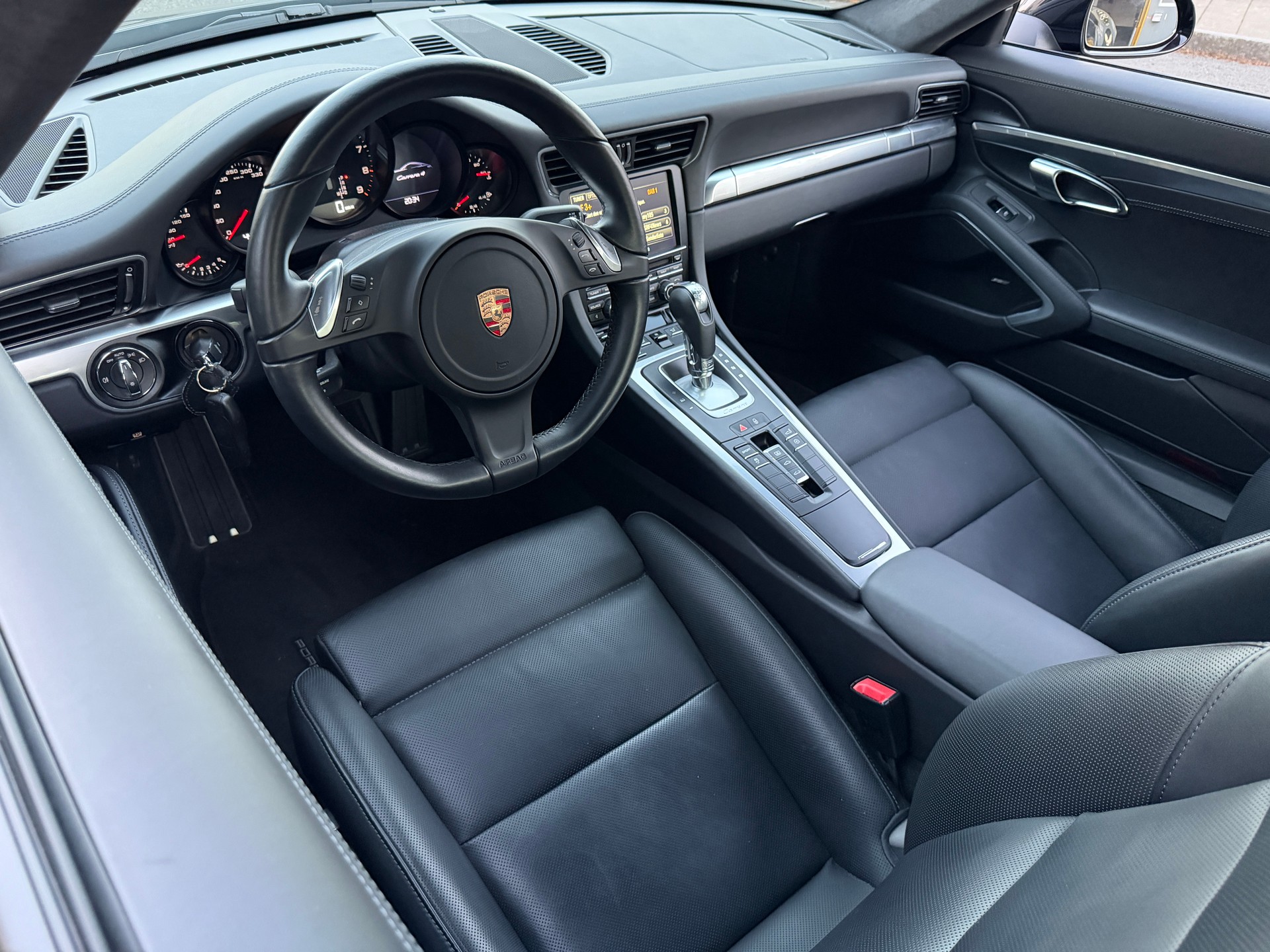 PORSCHE Carrera 4 - PDK-image-9