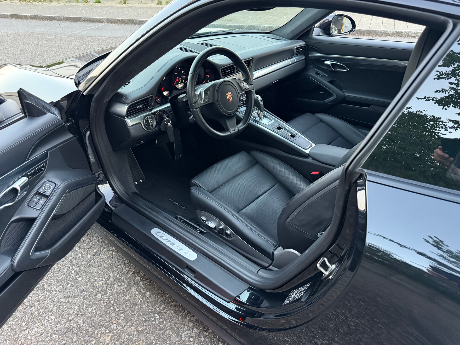 PORSCHE Carrera 4 - PDK-image-8