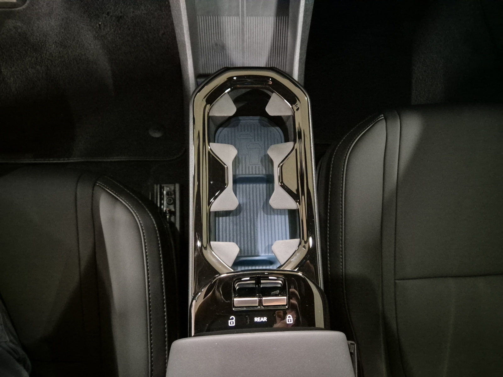 VOLVO EX30 E60 Twin Ultra Performance AWD-image-13
