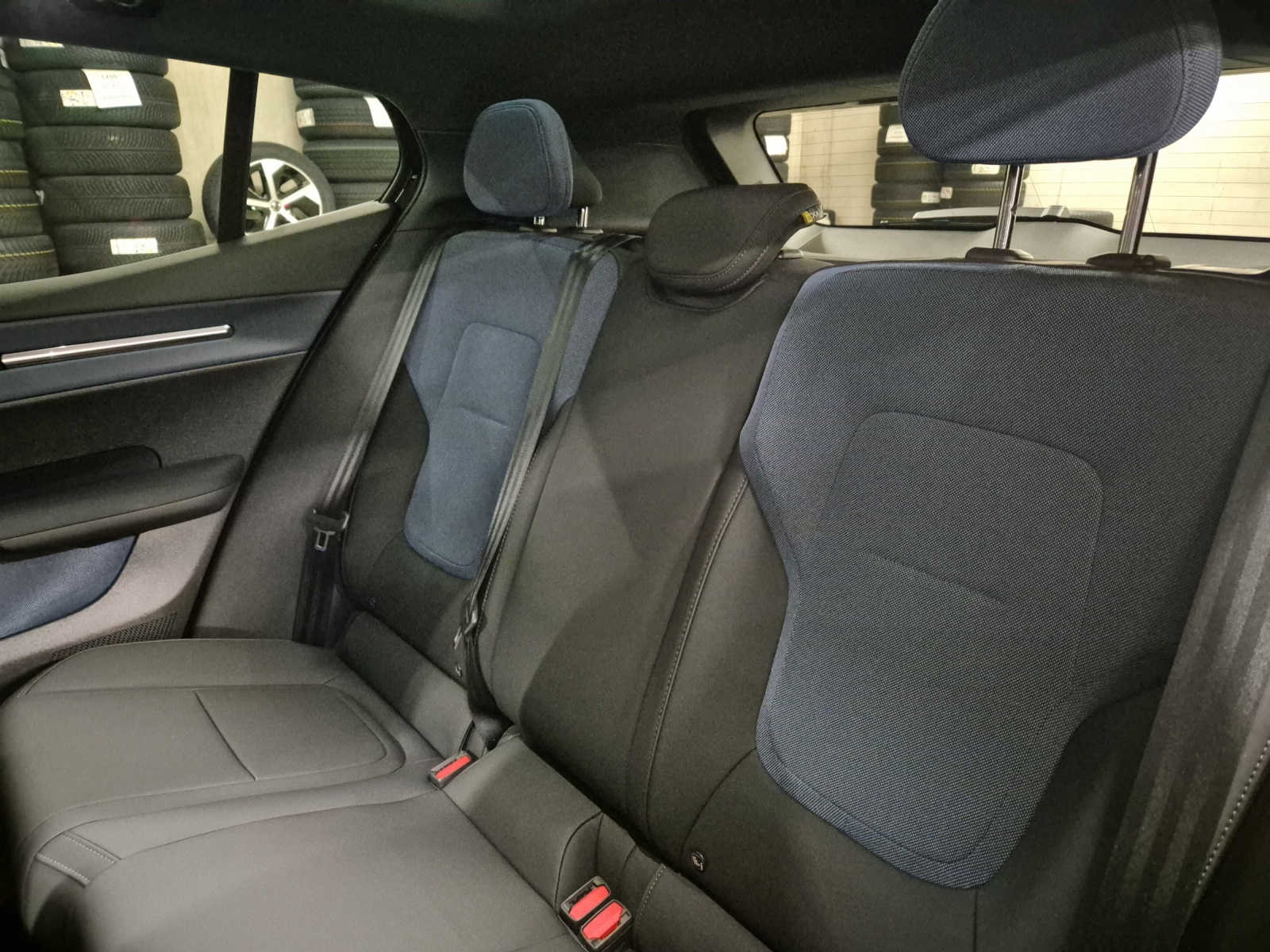 VOLVO EX30 E60 Twin Ultra Performance AWD-image-15