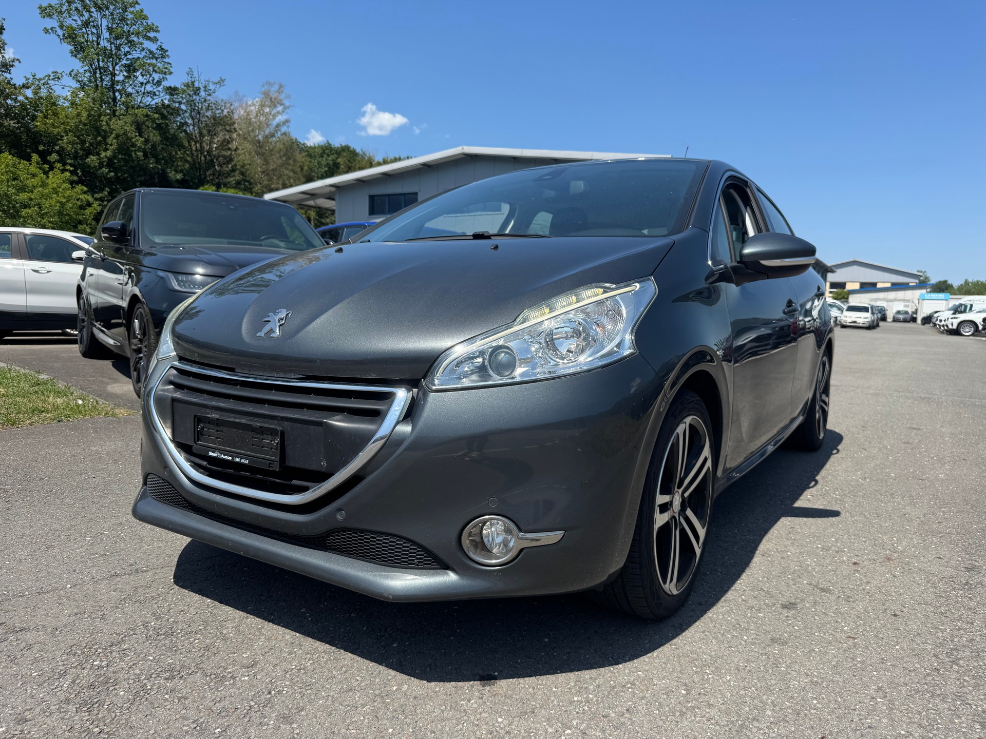 PEUGEOT 208 1.2 THP Allure-image-1